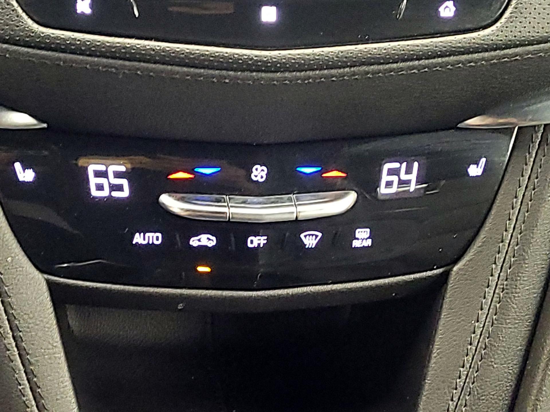 Thumbnail: 2021 Cadillac XT5 - 16