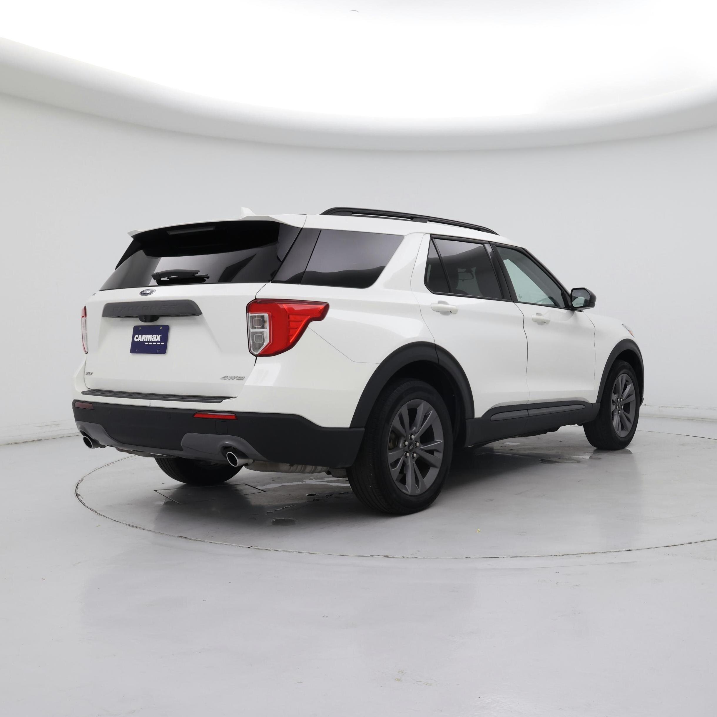 Thumbnail: 2022 Ford Explorer - 8