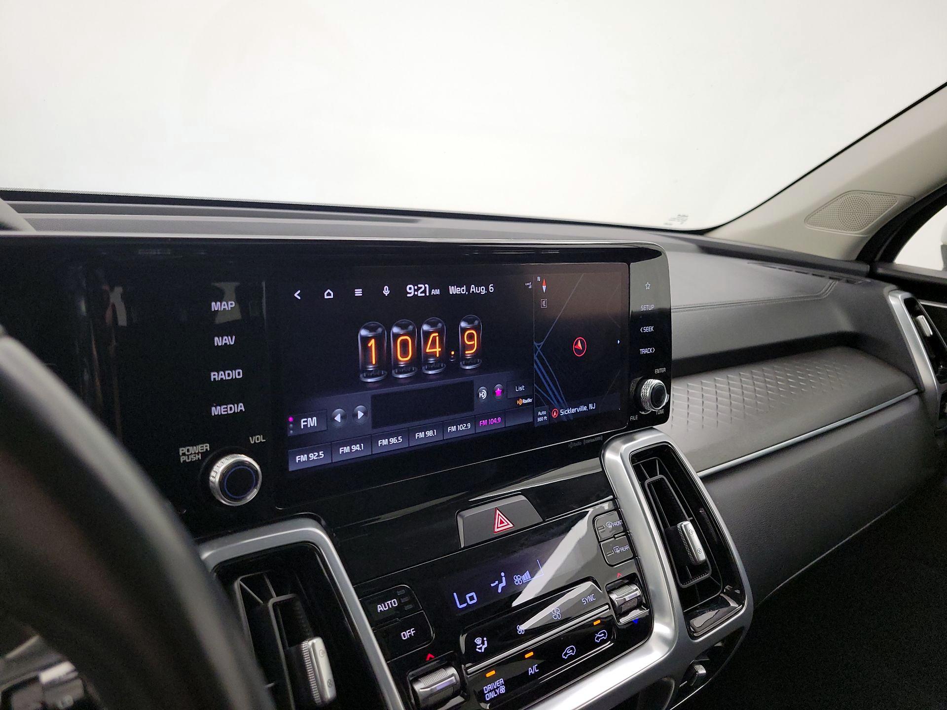 Thumbnail: 2022 Kia Sorento - 16
