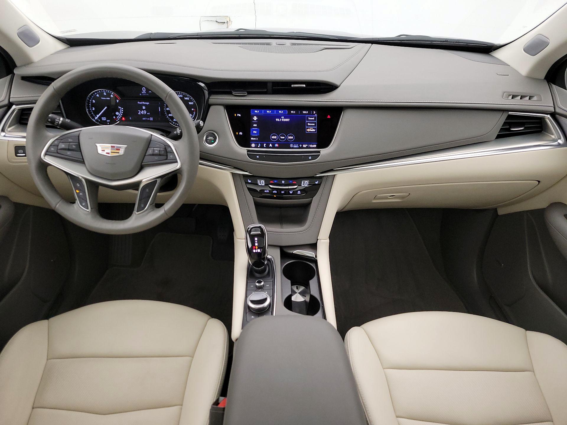 Thumbnail: 2023 Cadillac XT5 - 9