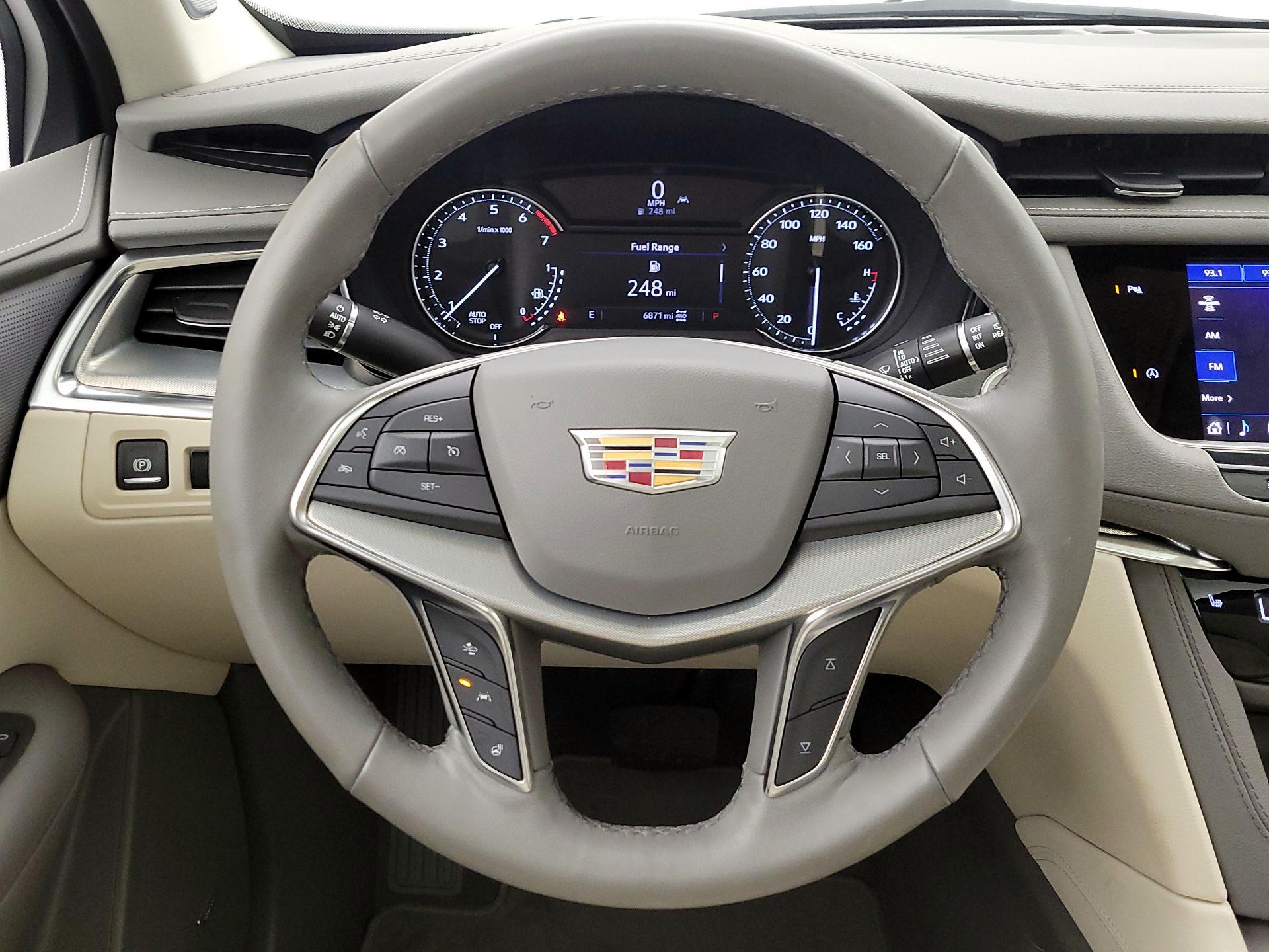 Thumbnail: 2023 Cadillac XT5 - 10