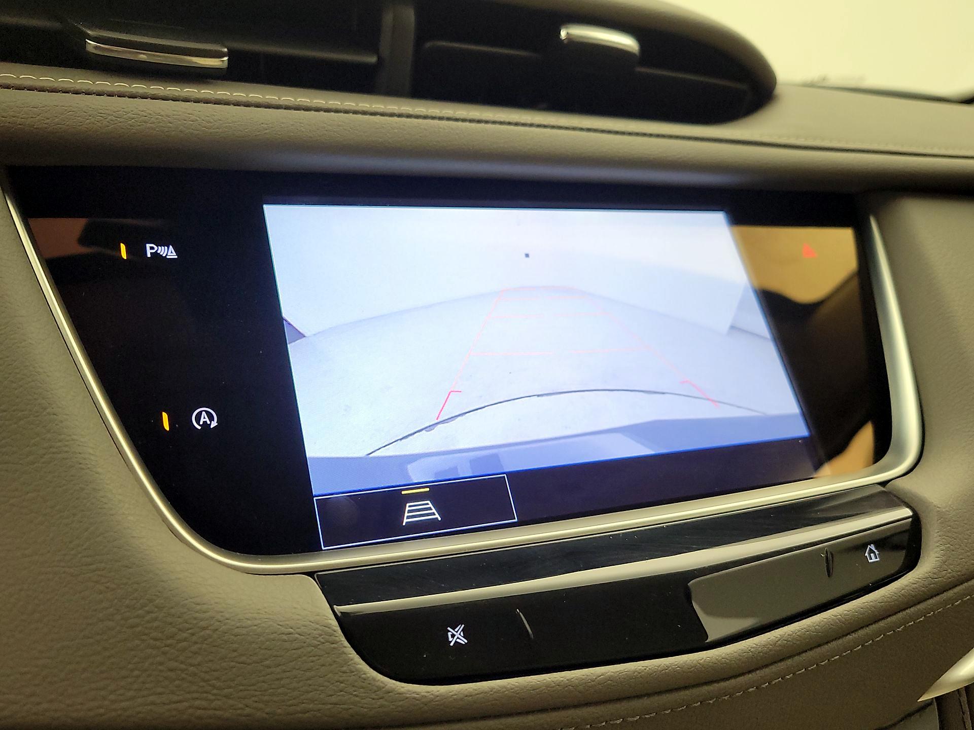 Thumbnail: 2023 Cadillac XT5 - 14