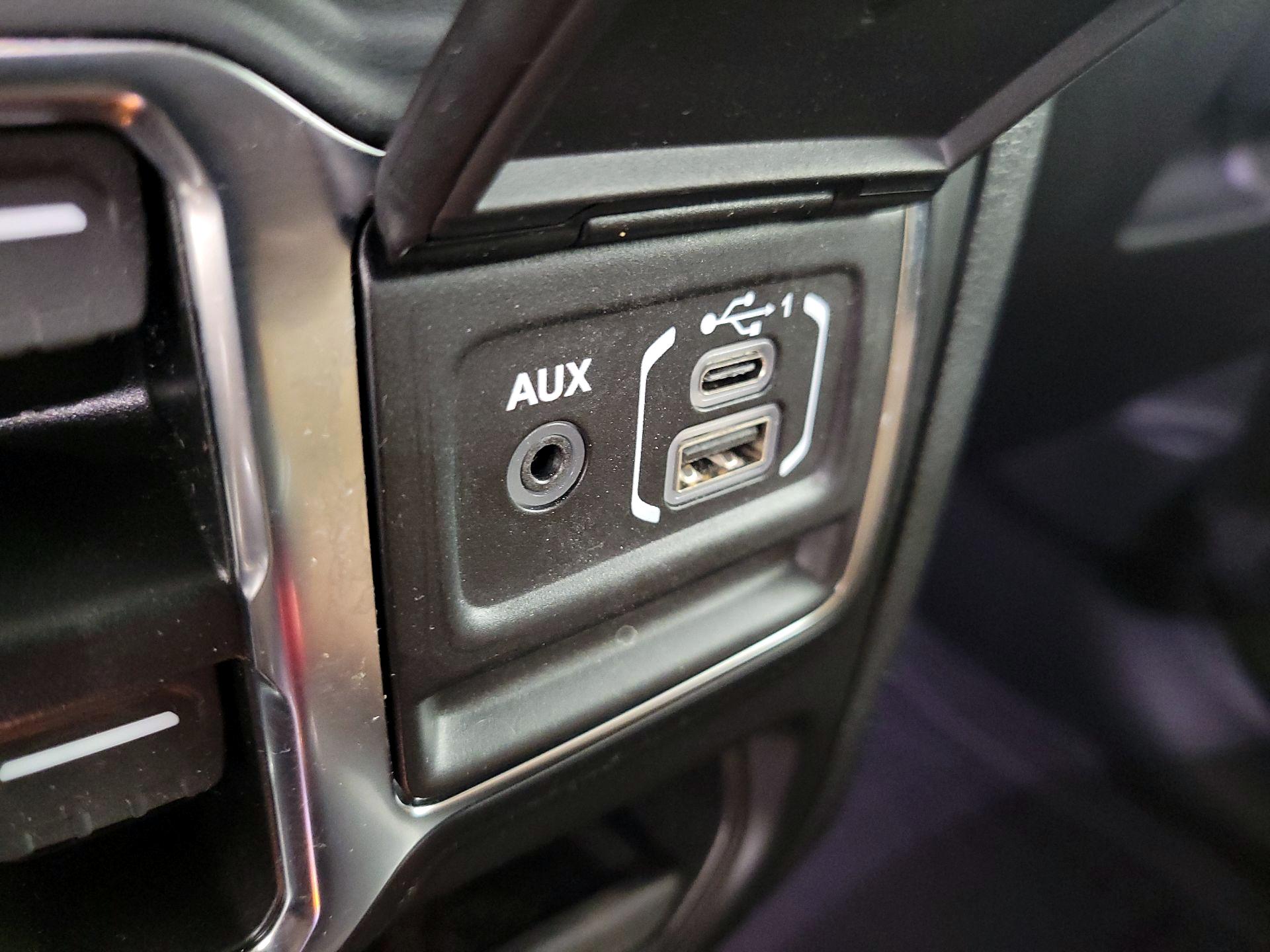 Thumbnail: 2022 Jeep Wrangler - 19