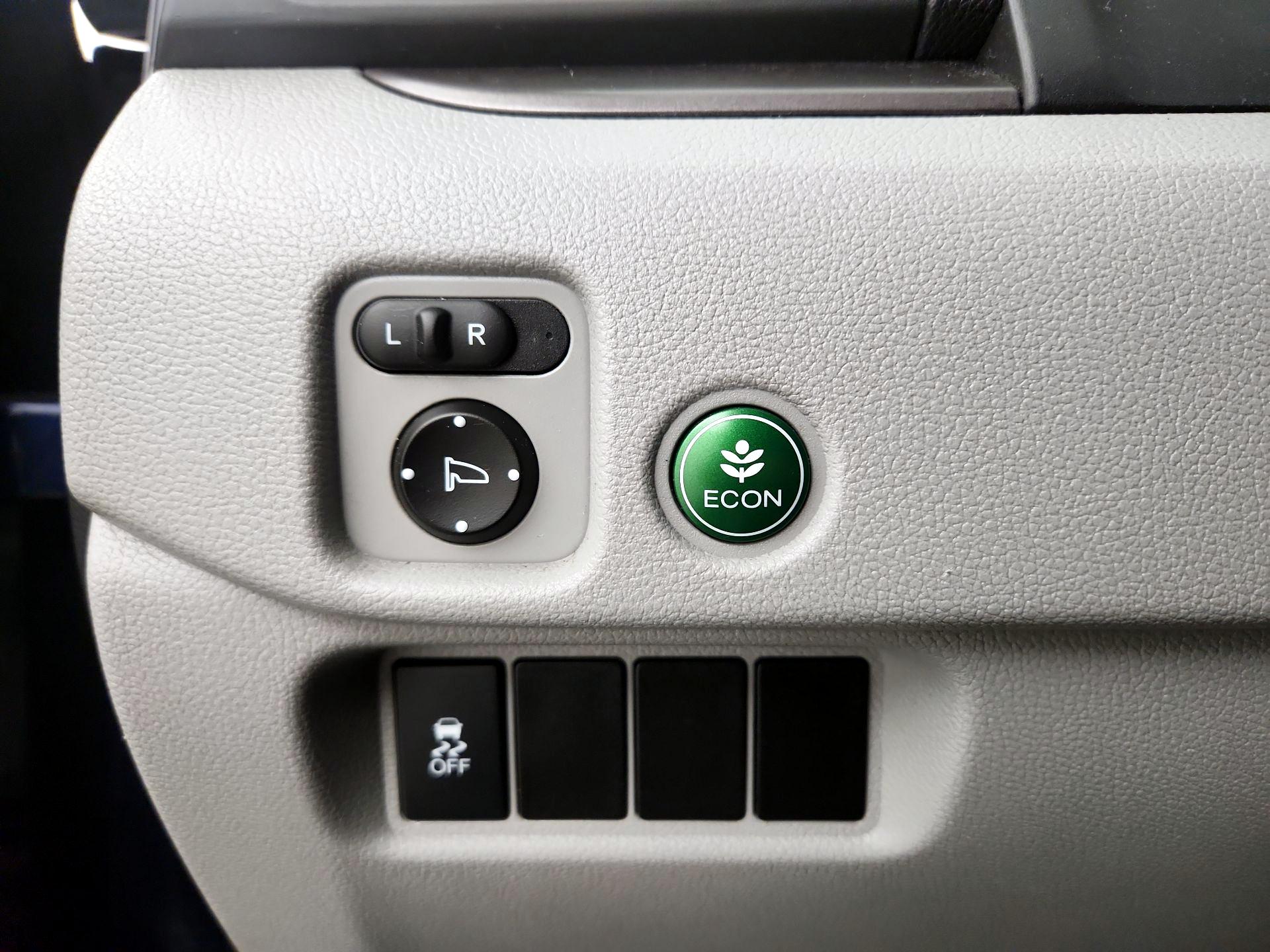 Thumbnail: 2016 Honda Pilot - 11