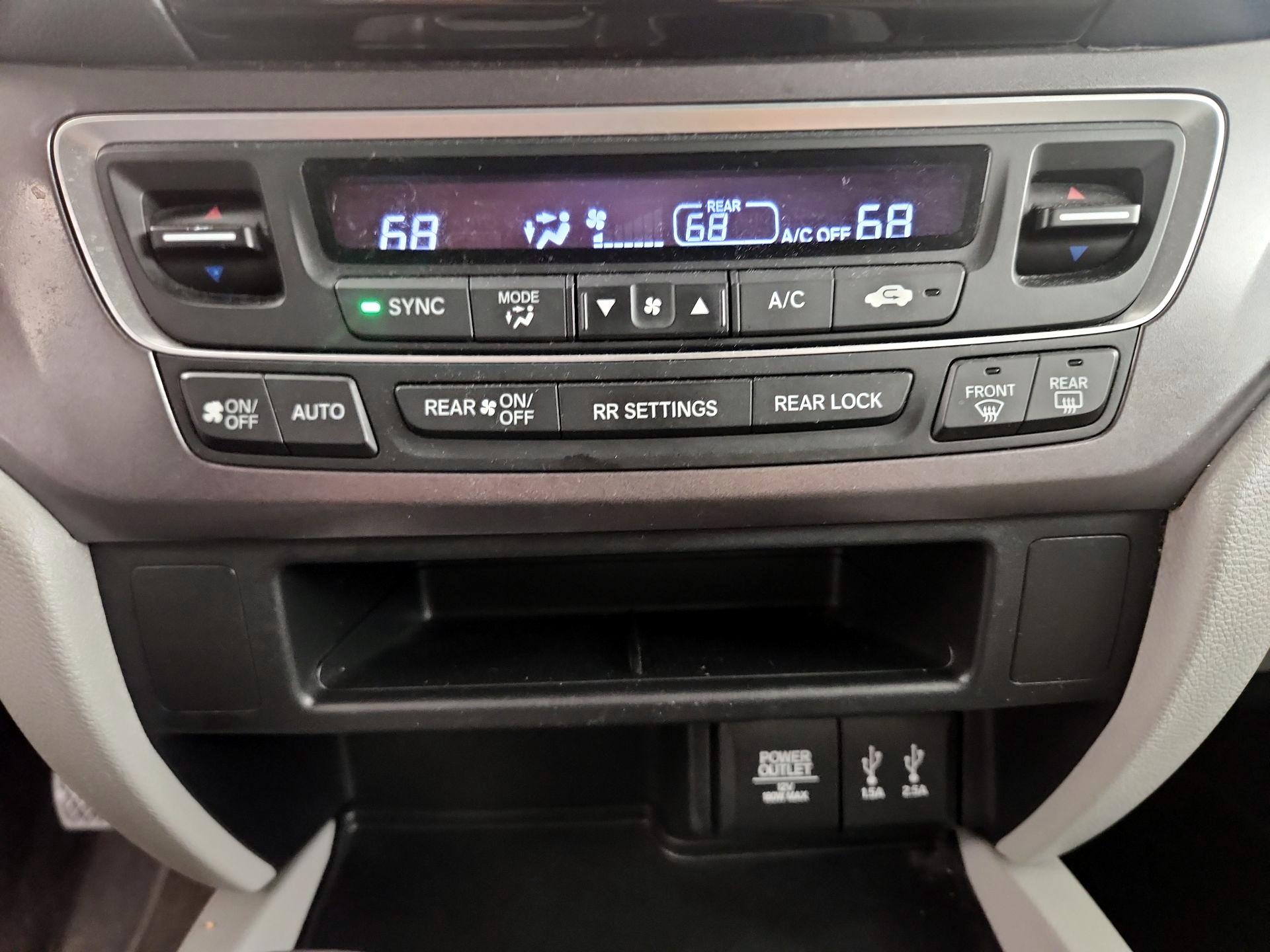 Thumbnail: 2016 Honda Pilot - 14