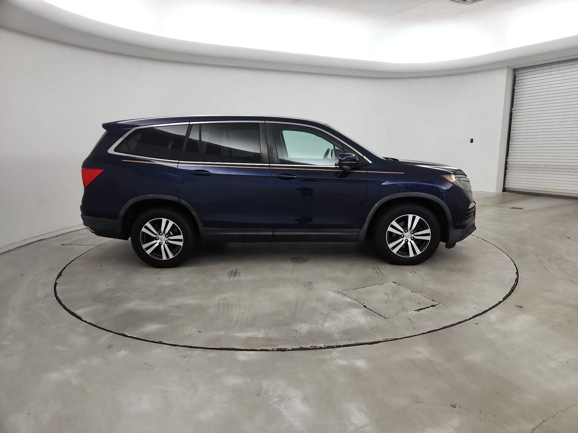 Thumbnail: 2016 Honda Pilot - 4