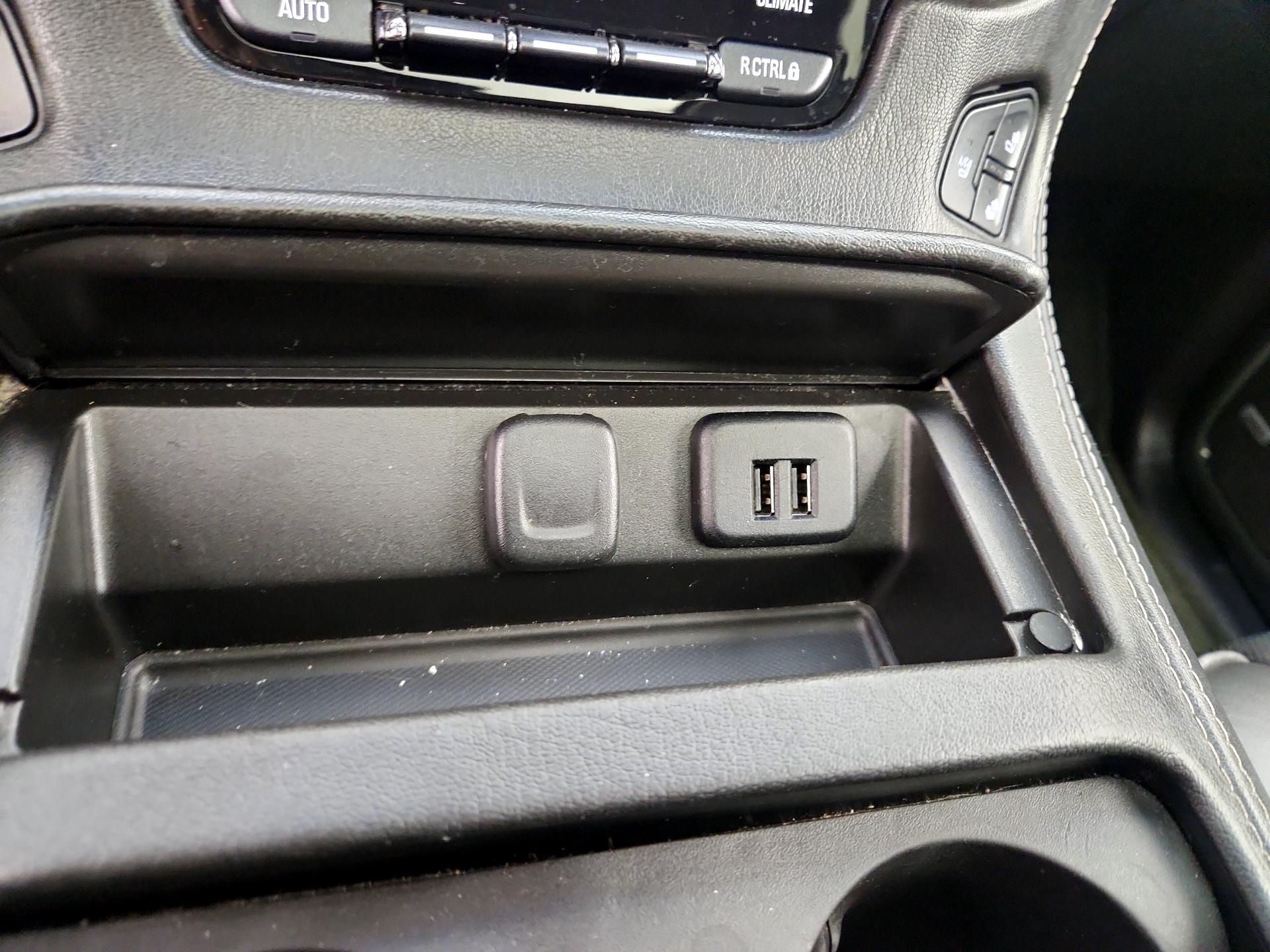 Thumbnail: 2015 GMC Yukon XL - 19