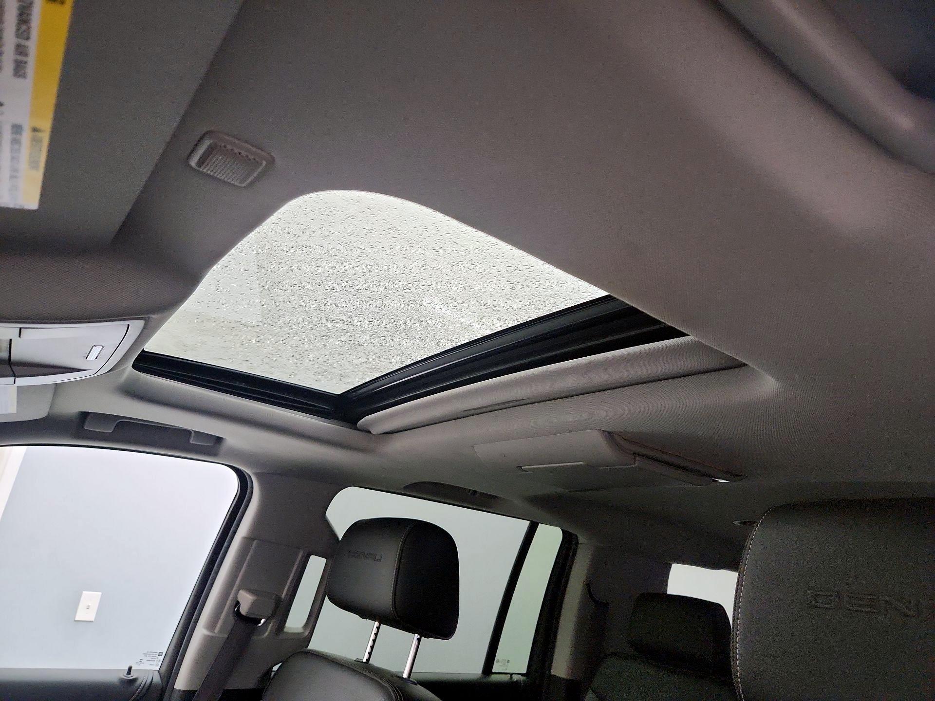 Thumbnail: 2015 GMC Yukon XL - 20