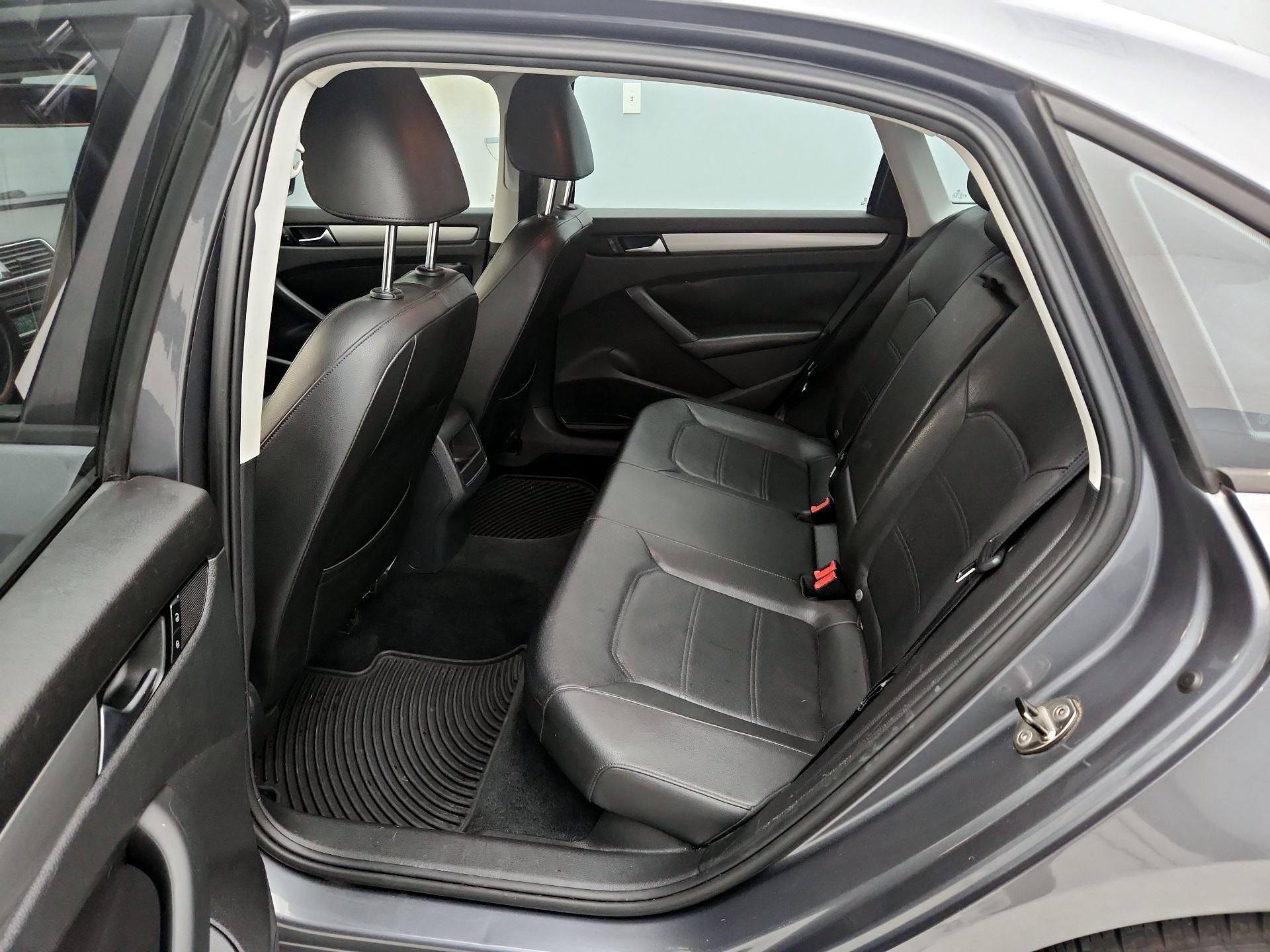 Thumbnail: 2014 Volkswagen Passat - 18