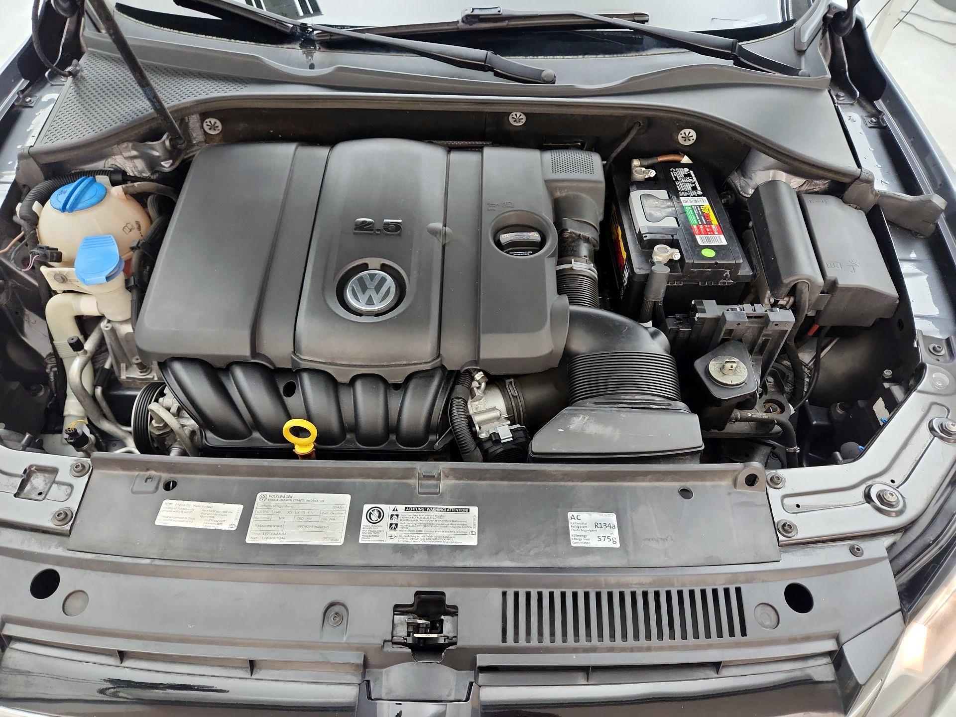 Thumbnail: 2014 Volkswagen Passat - 20