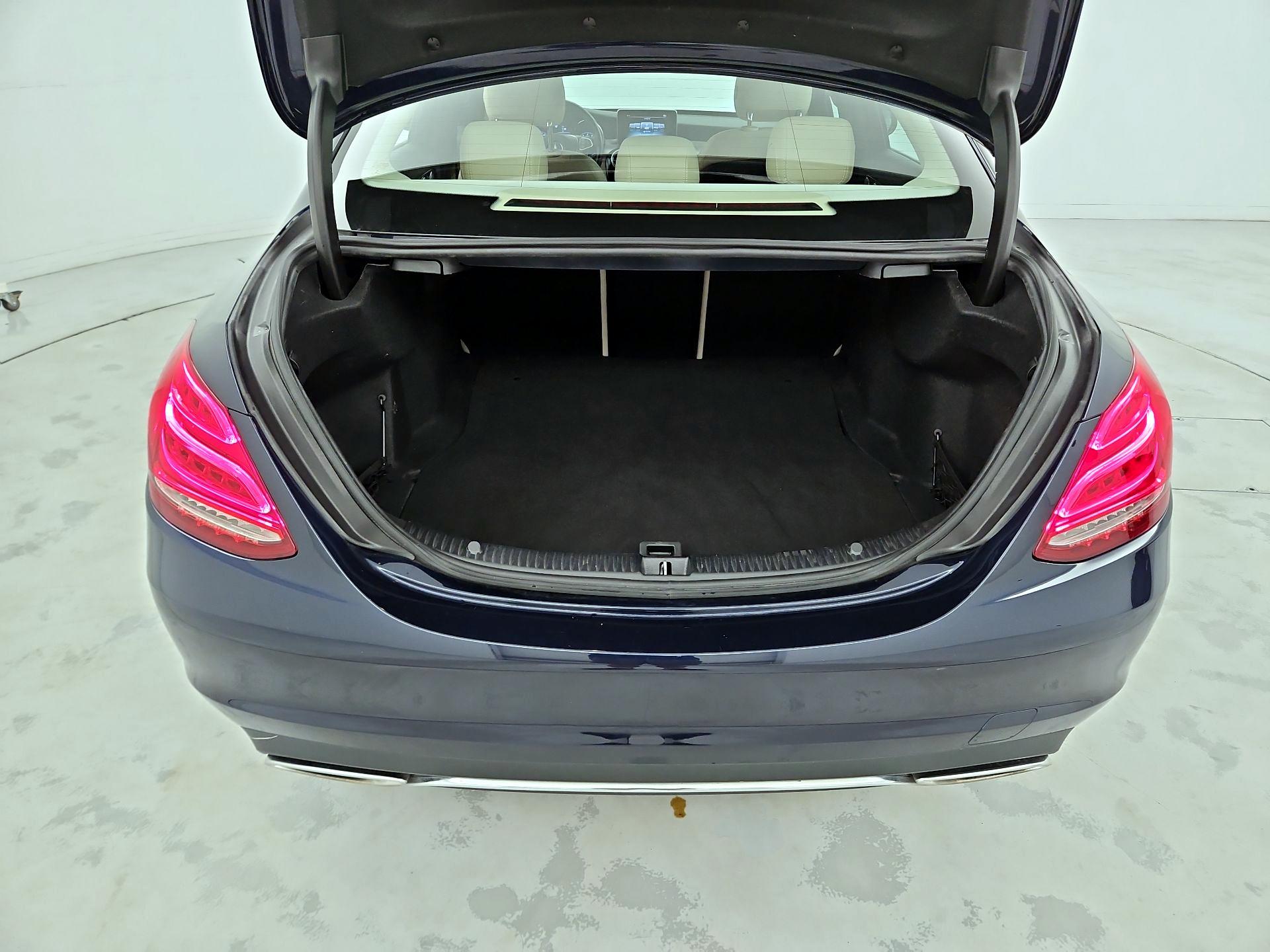 Thumbnail: 2017 Mercedes-Benz C-Class - 20