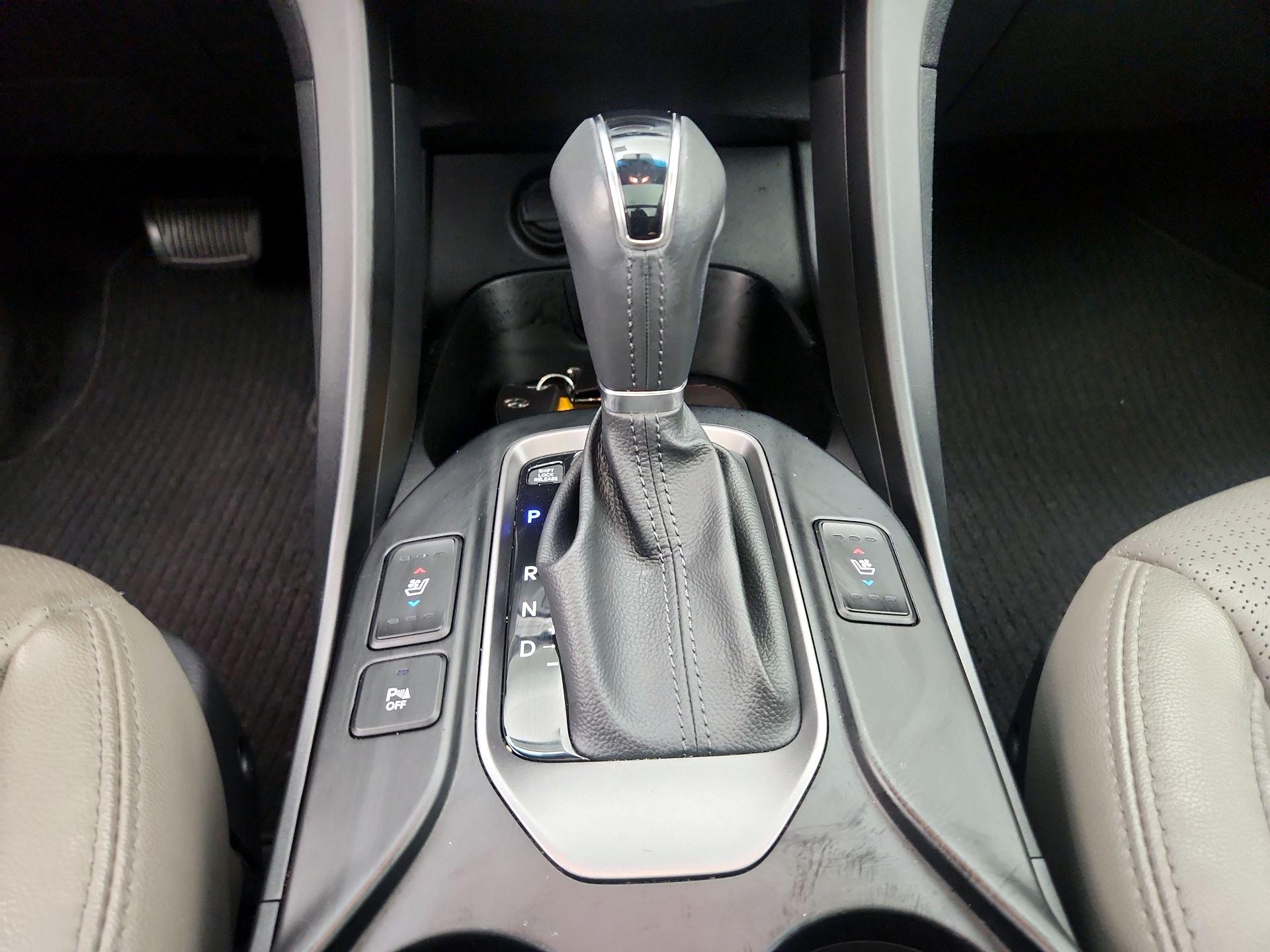 Thumbnail: 2016 Hyundai Santa Fe - 18