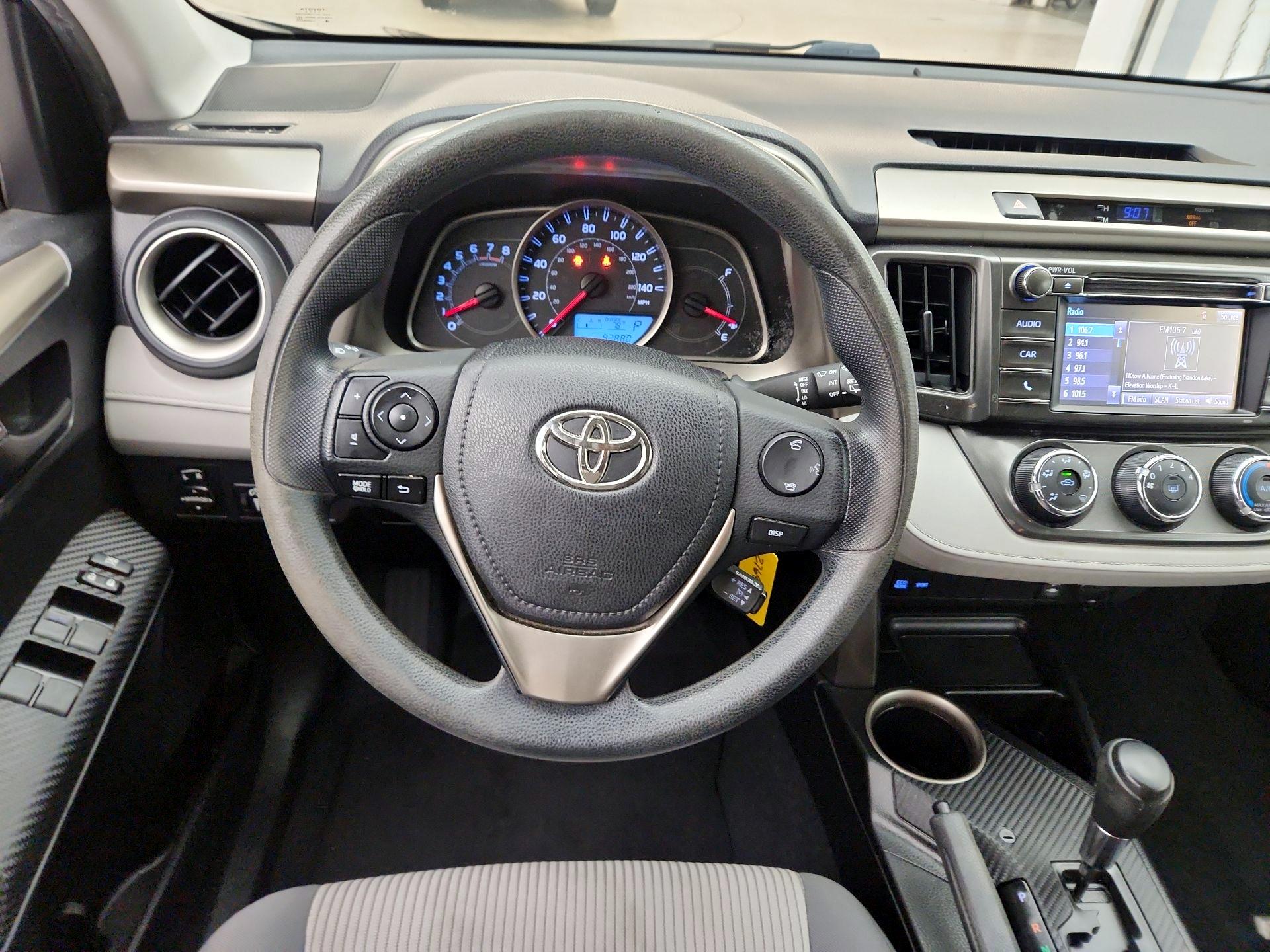 Thumbnail: 2015 Toyota RAV4 - 10