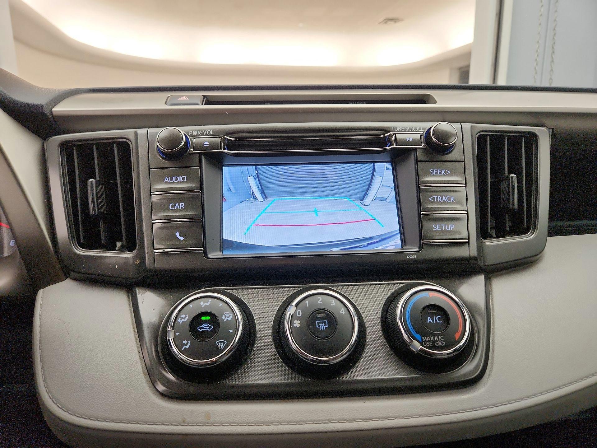 Thumbnail: 2015 Toyota RAV4 - 14