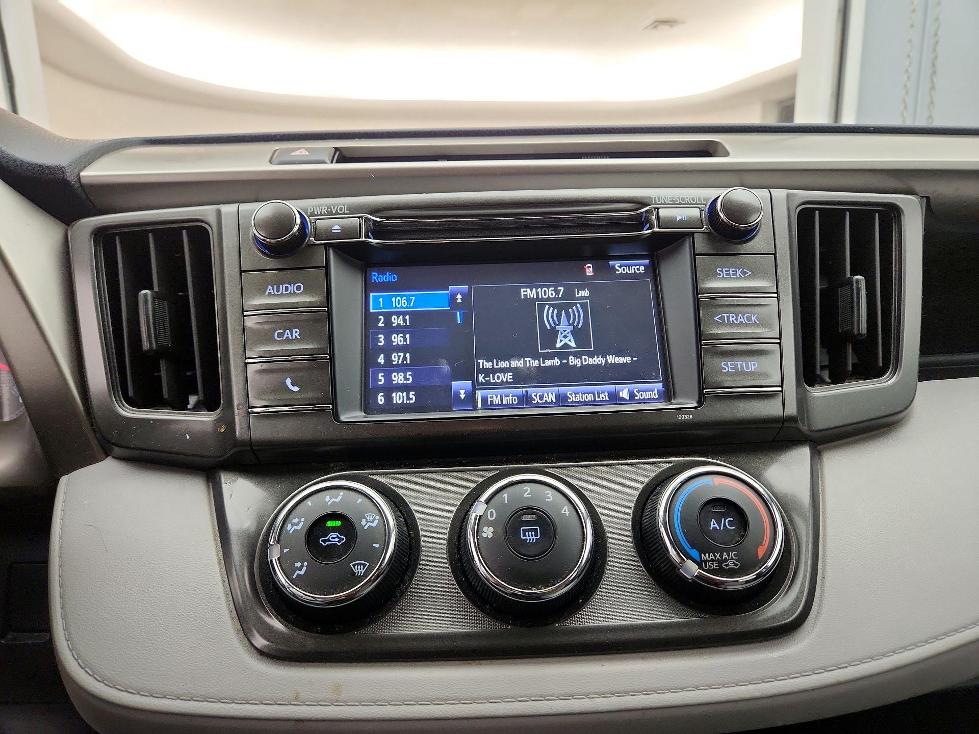 Thumbnail: 2015 Toyota RAV4 - 15