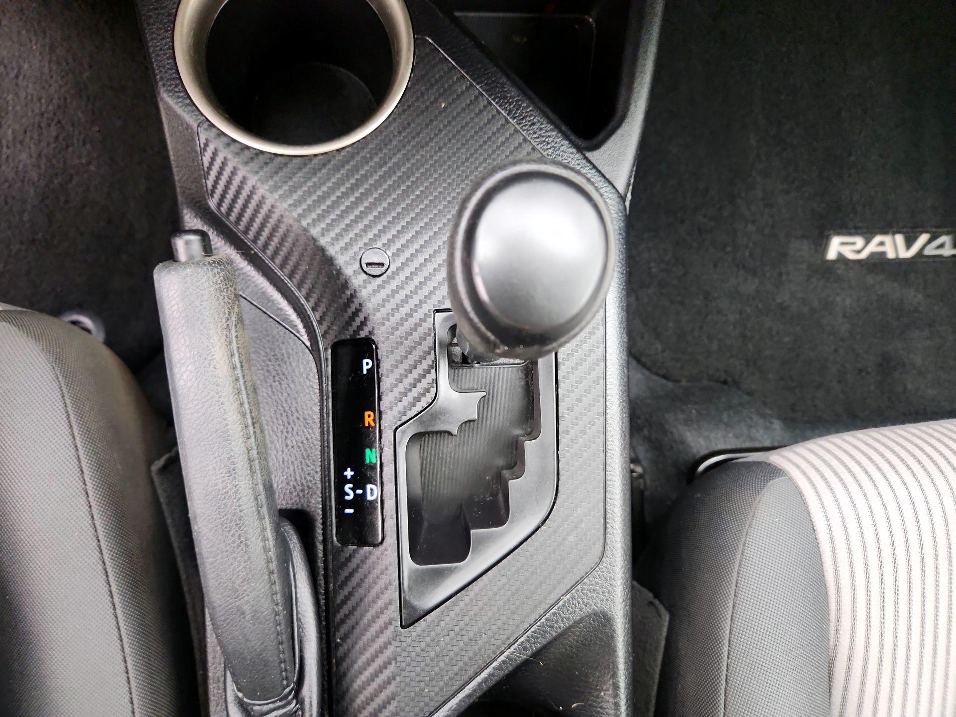 Thumbnail: 2015 Toyota RAV4 - 17