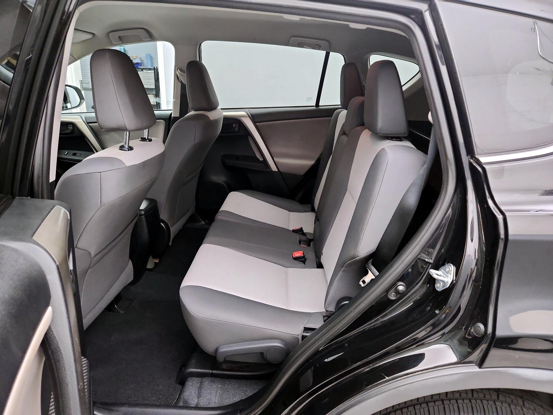 Thumbnail: 2015 Toyota RAV4 - 19