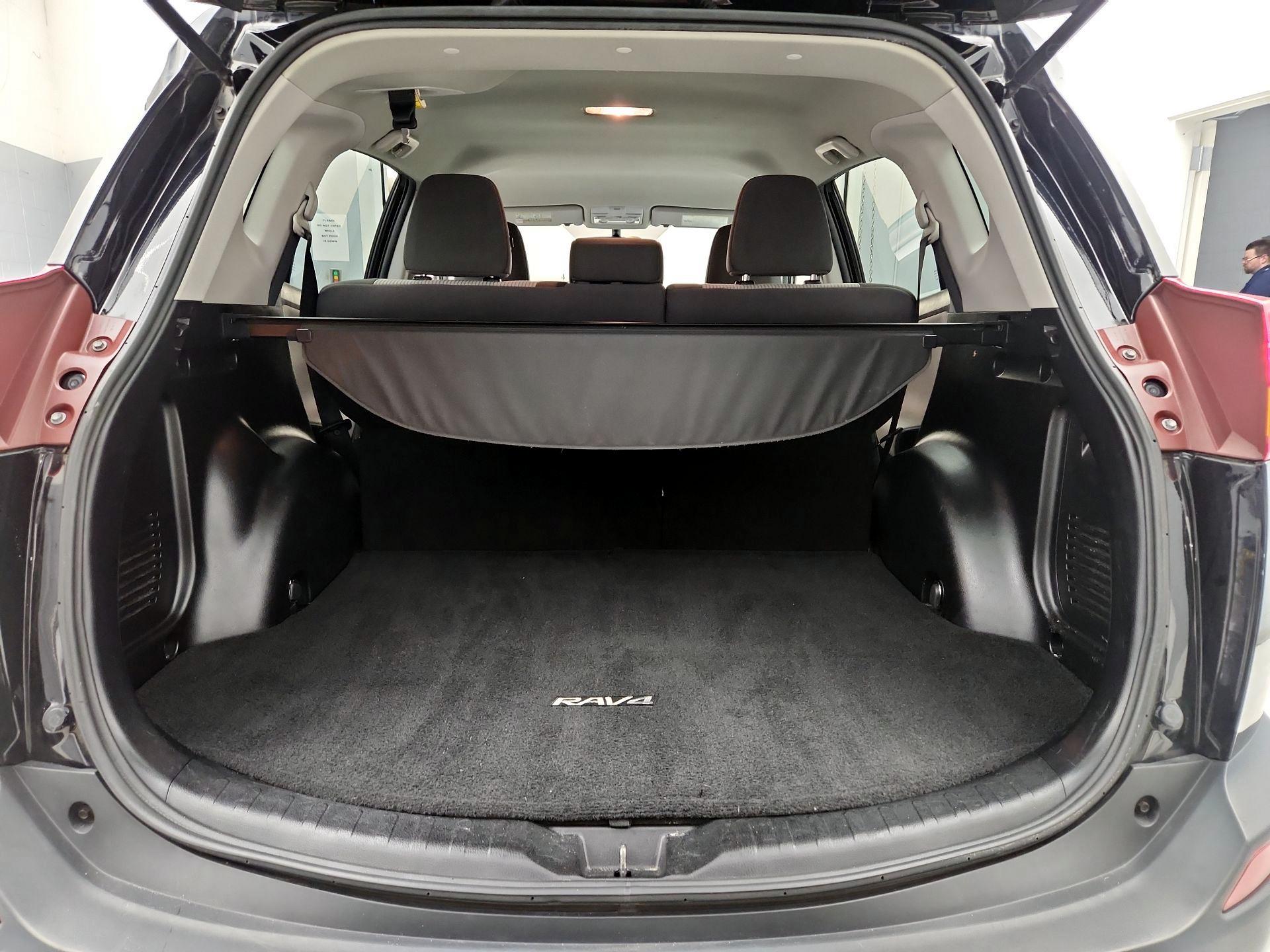 Thumbnail: 2015 Toyota RAV4 - 20