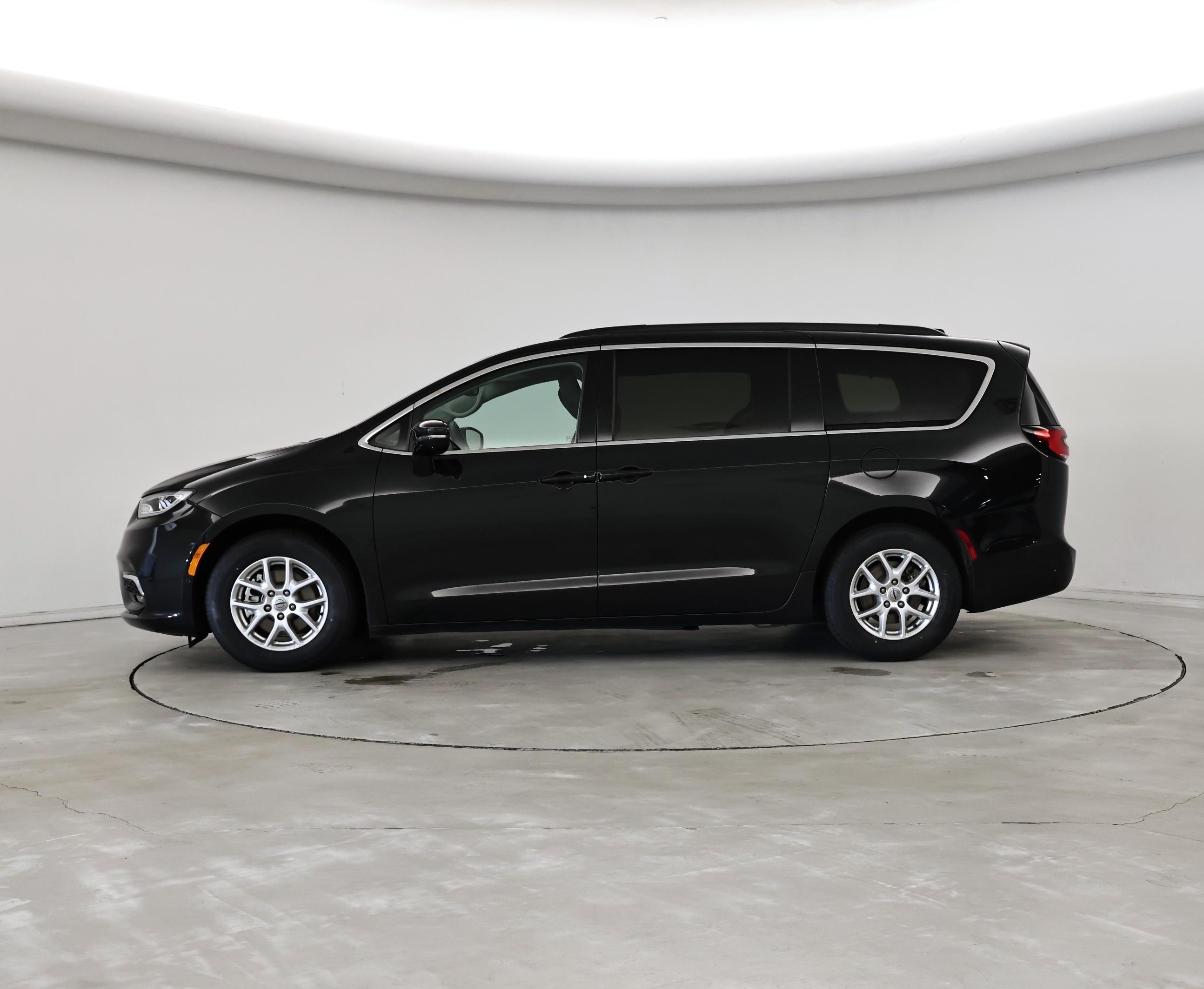 Thumbnail: 2022 Chrysler Pacifica - 3