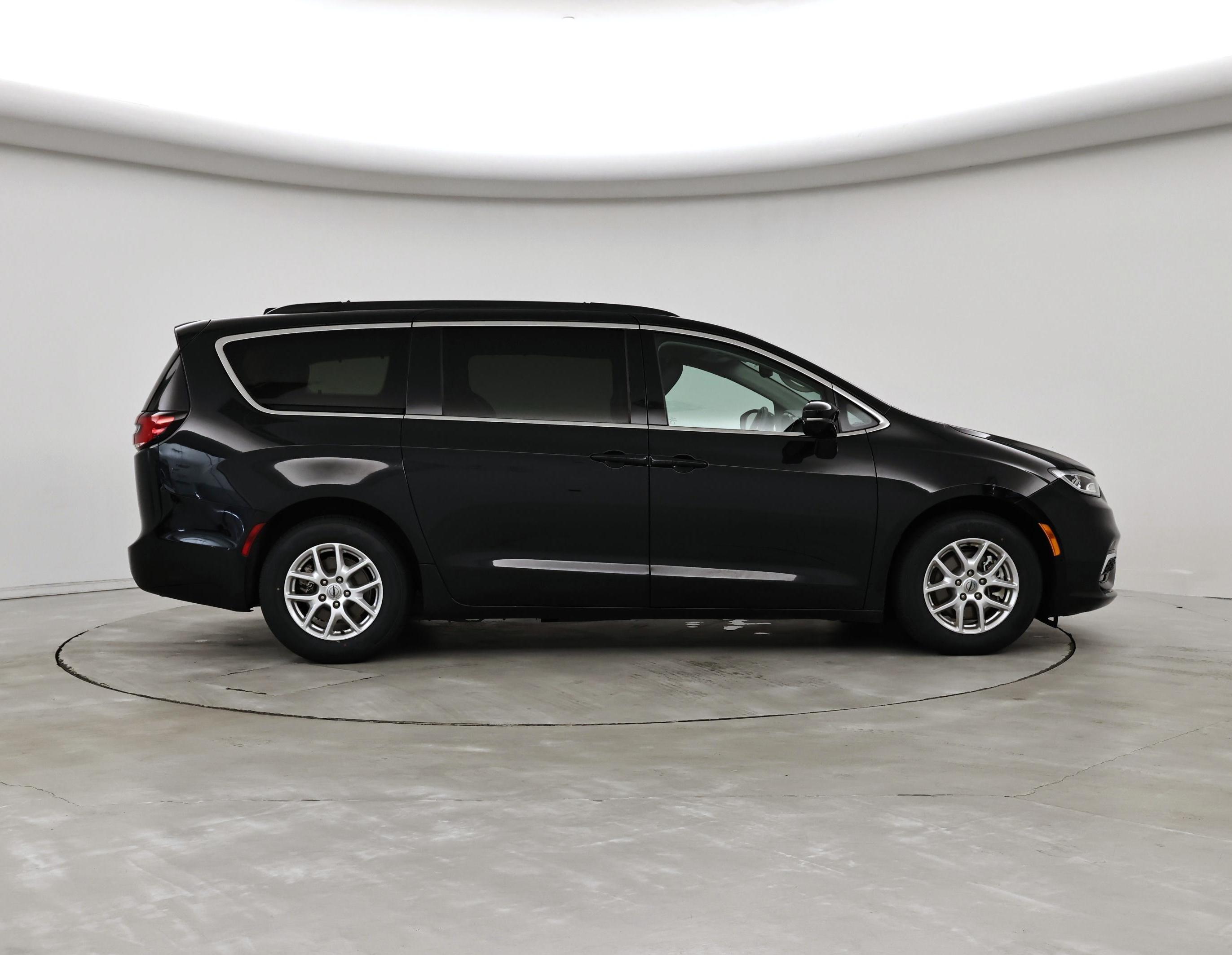 Thumbnail: 2022 Chrysler Pacifica - 7