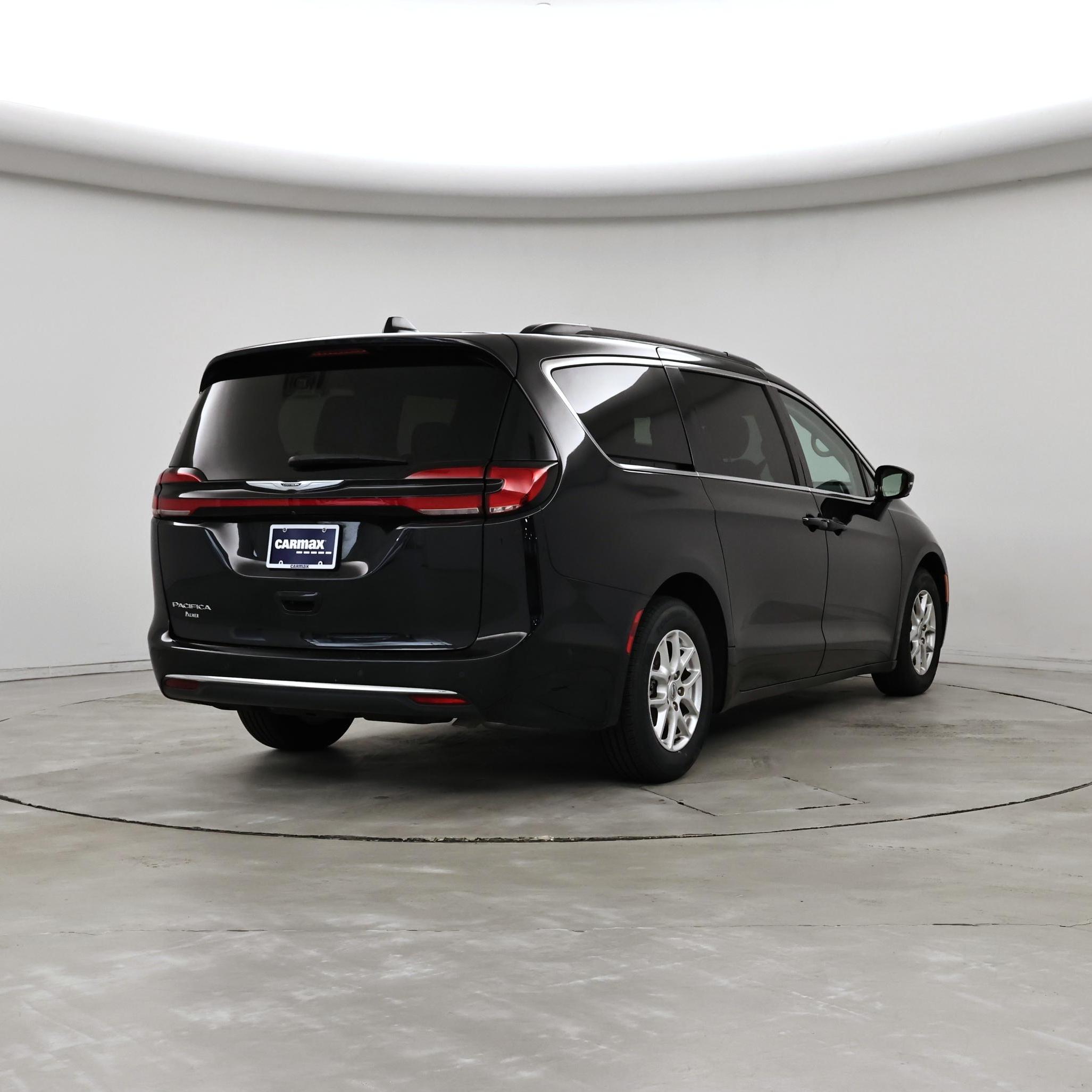 Thumbnail: 2022 Chrysler Pacifica - 8