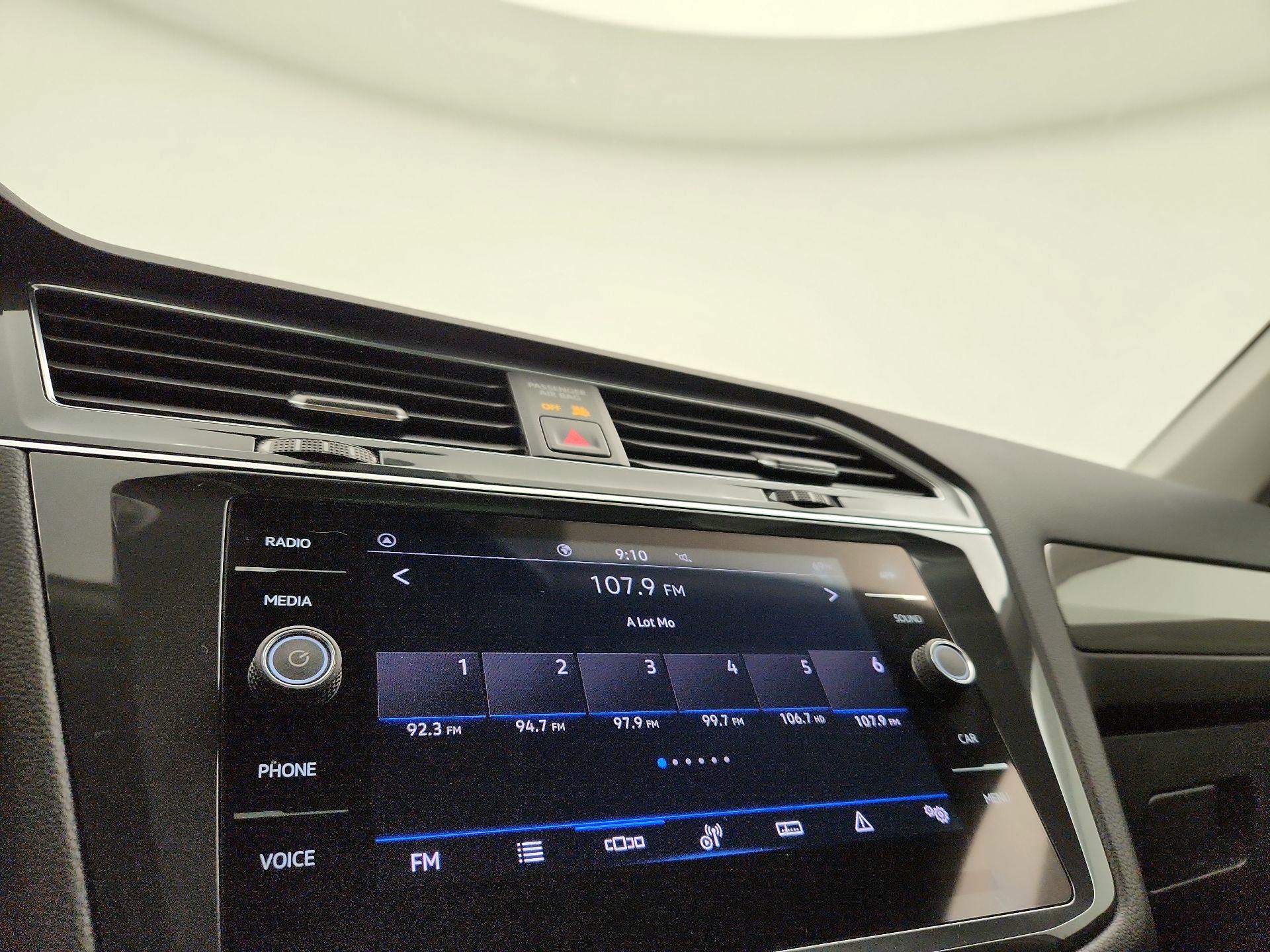 Thumbnail: 2022 Volkswagen Tiguan - 15
