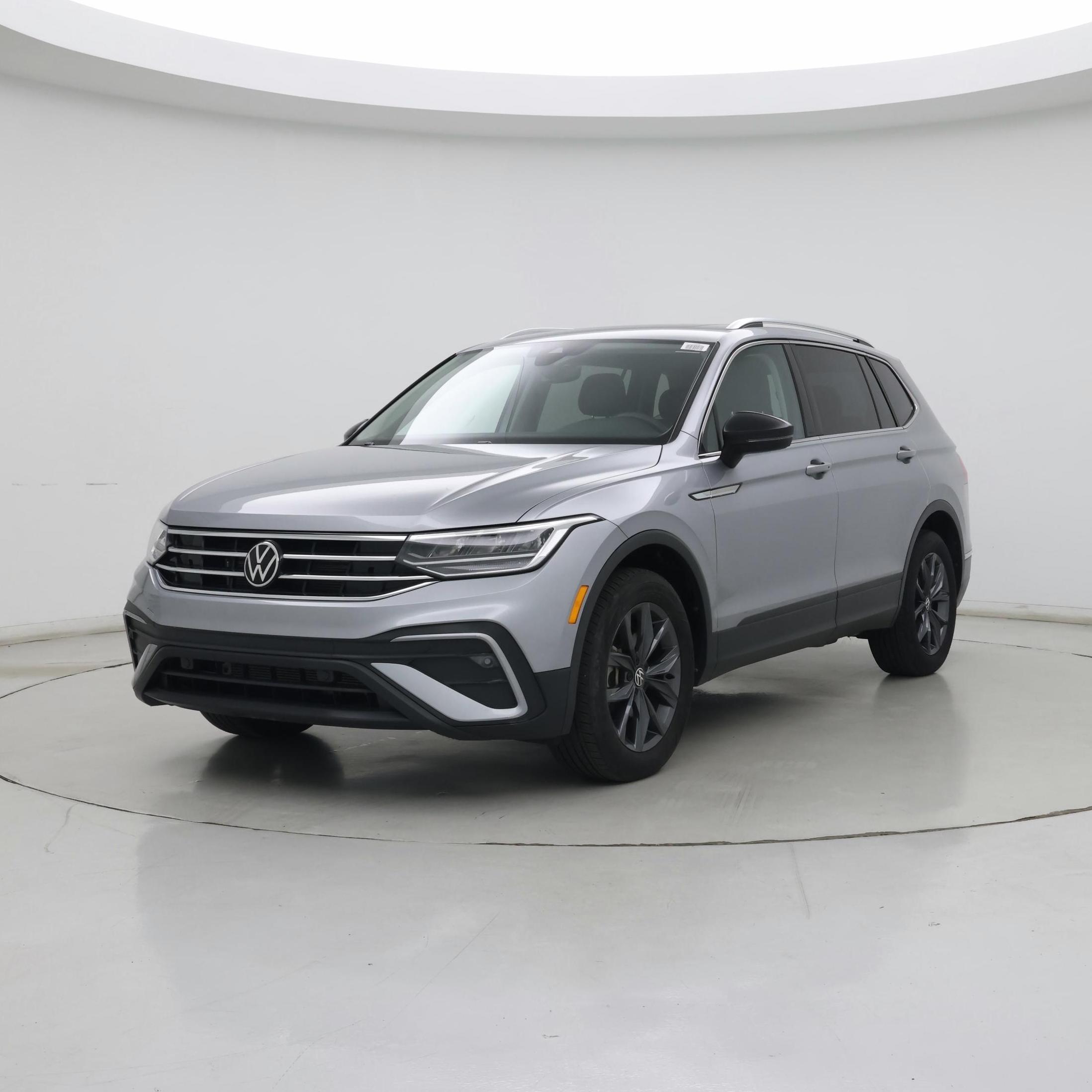 Thumbnail: 2022 Volkswagen Tiguan - 4