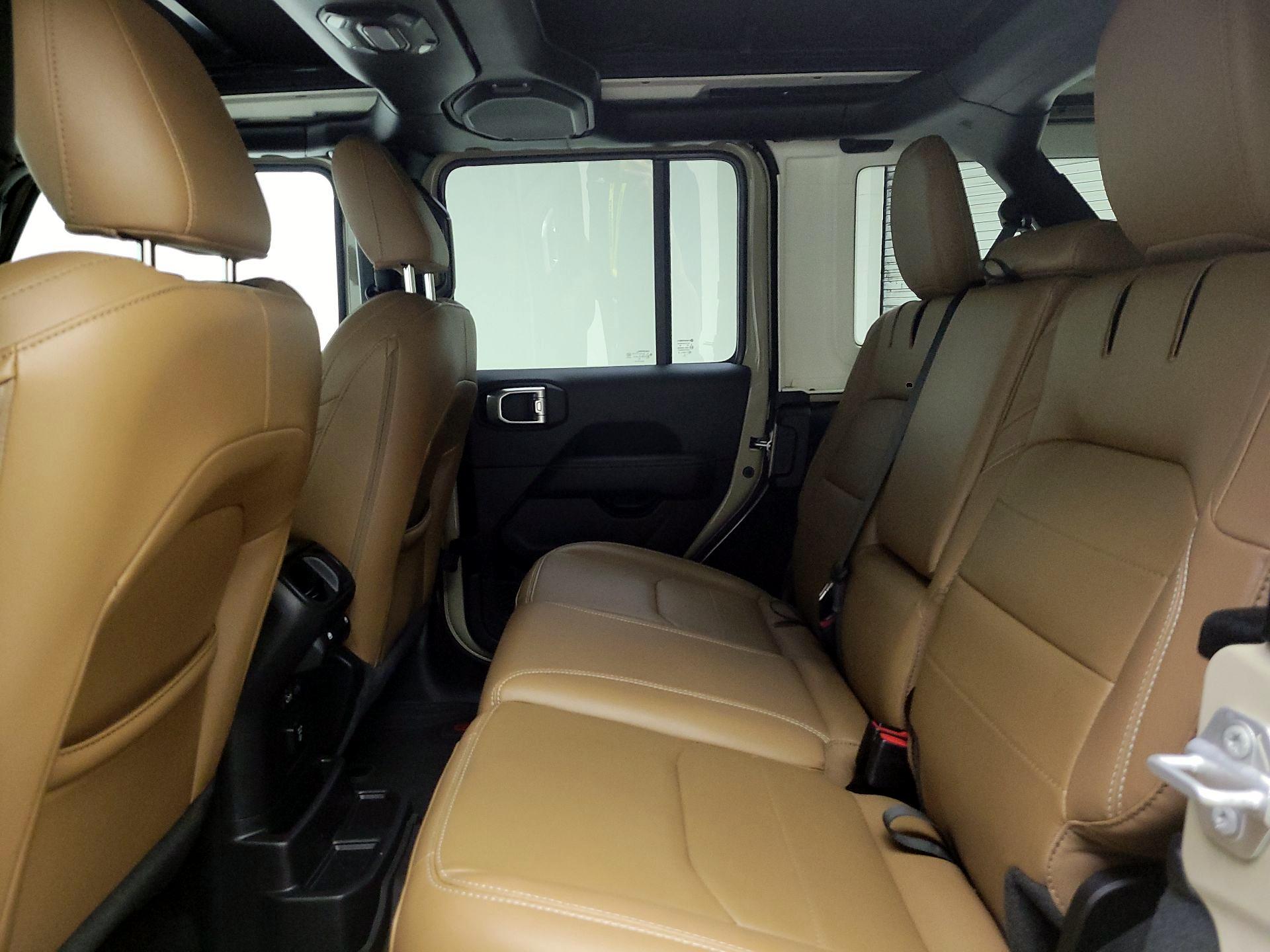 Thumbnail: 2022 Jeep Wrangler - 20