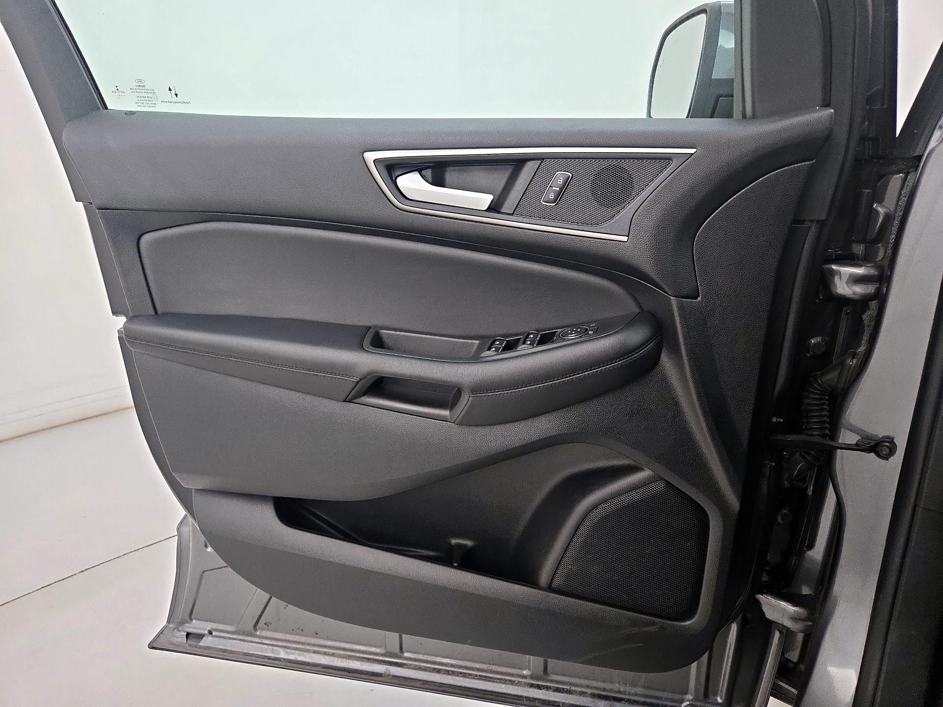 Thumbnail: 2022 Ford Edge - 12