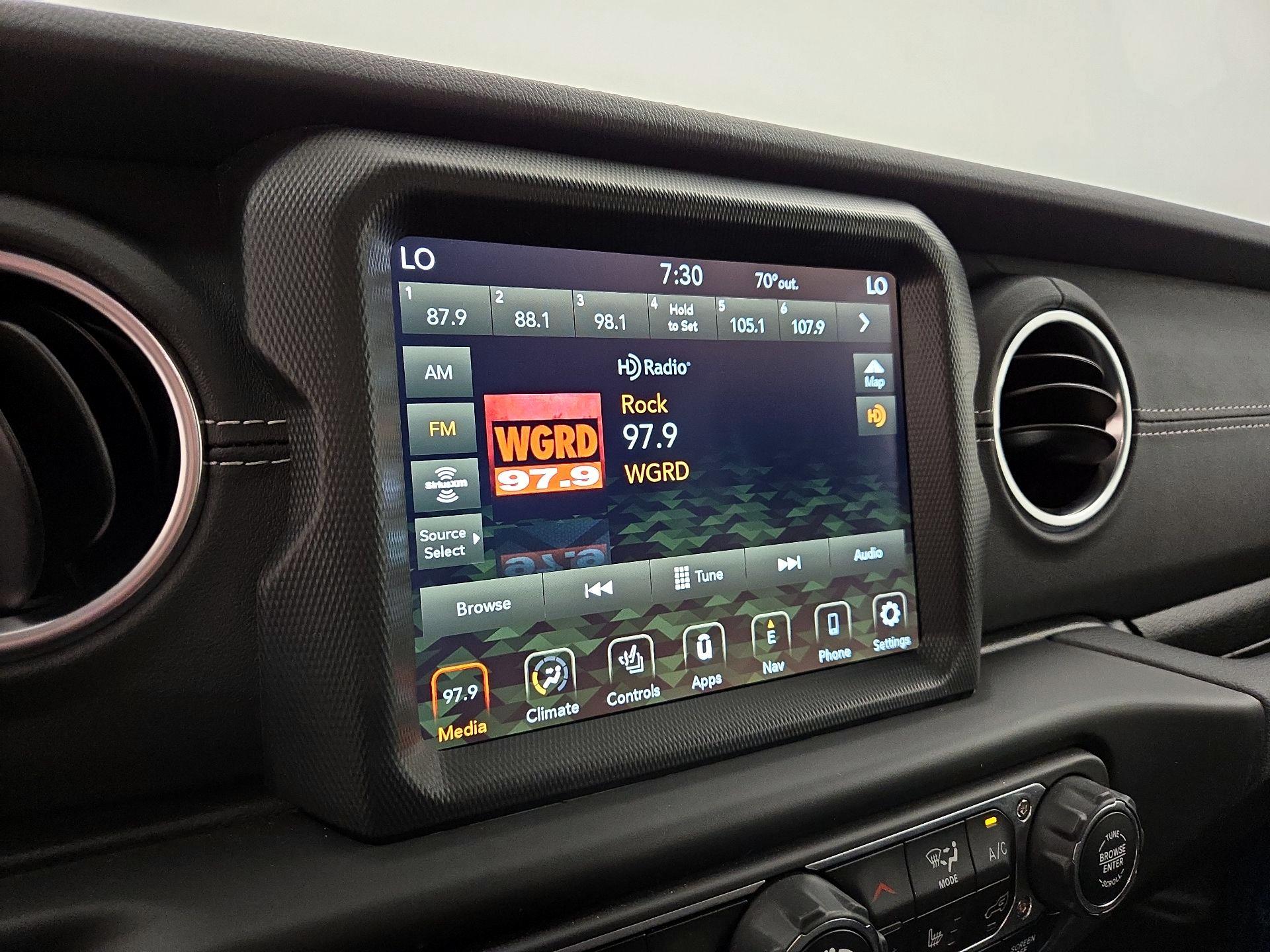 Thumbnail: 2022 Jeep Wrangler - 16