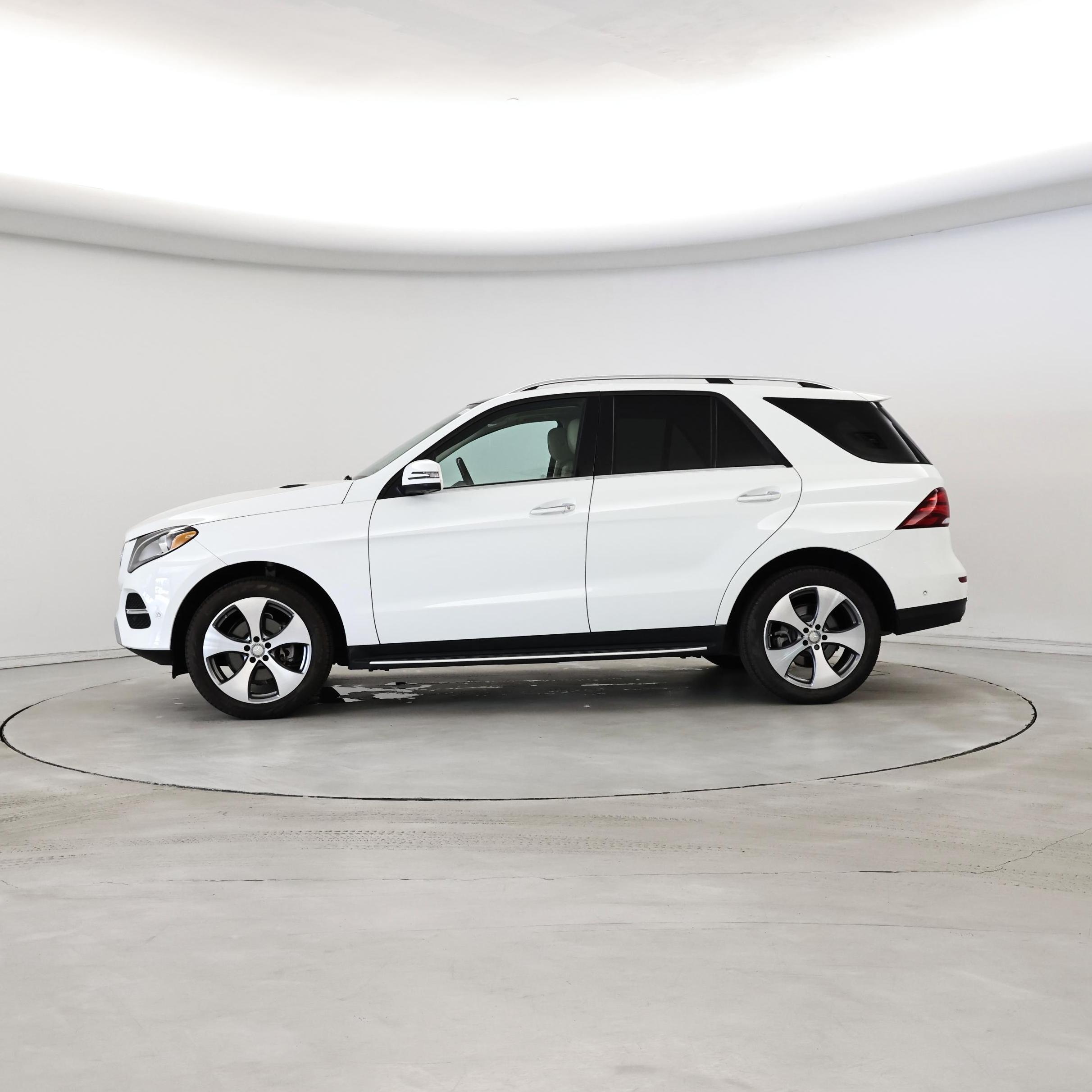 Thumbnail: 2016 Mercedes-Benz GLE - 3