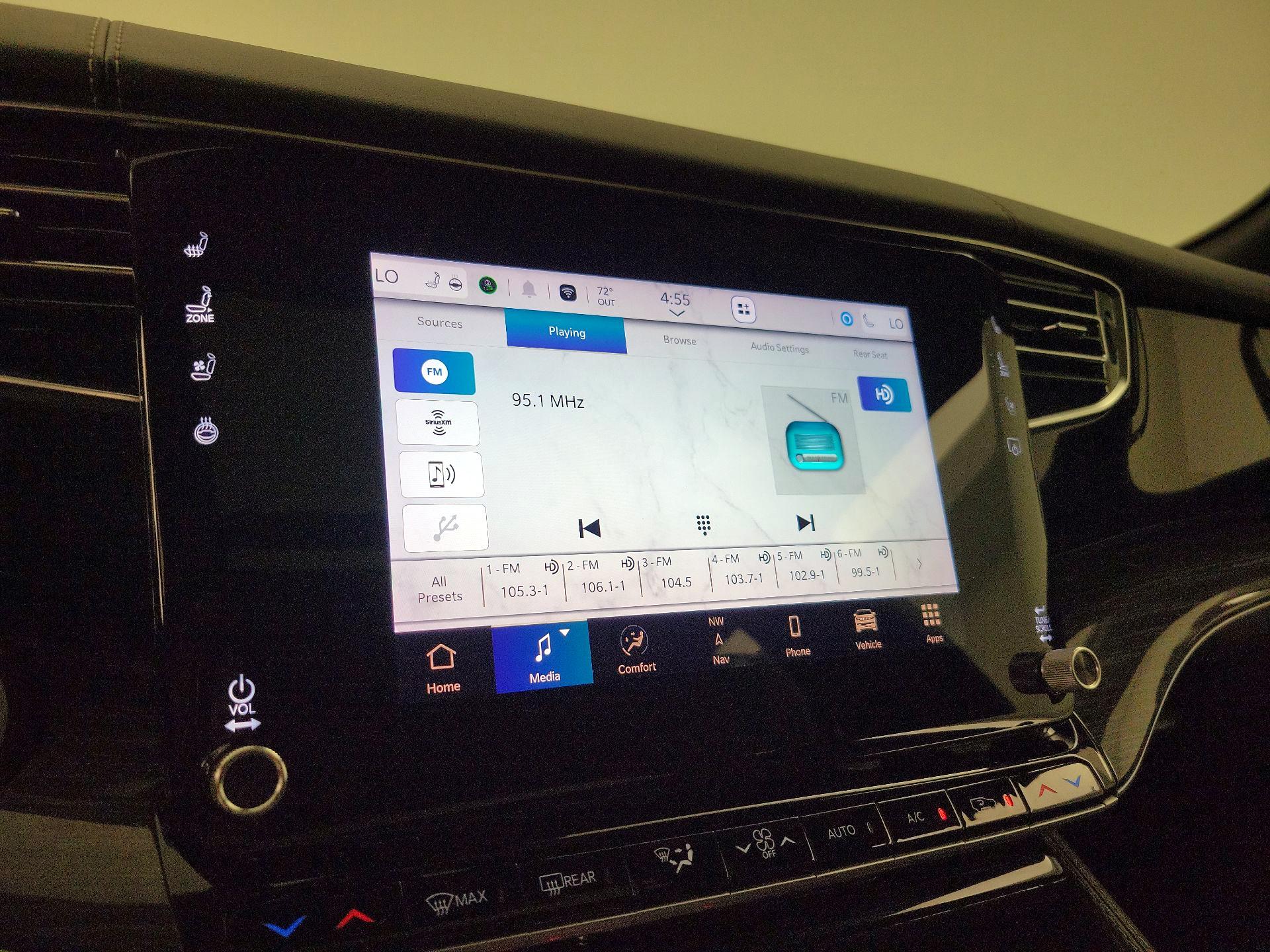 Thumbnail: 2022 Jeep Wagoneer - 16