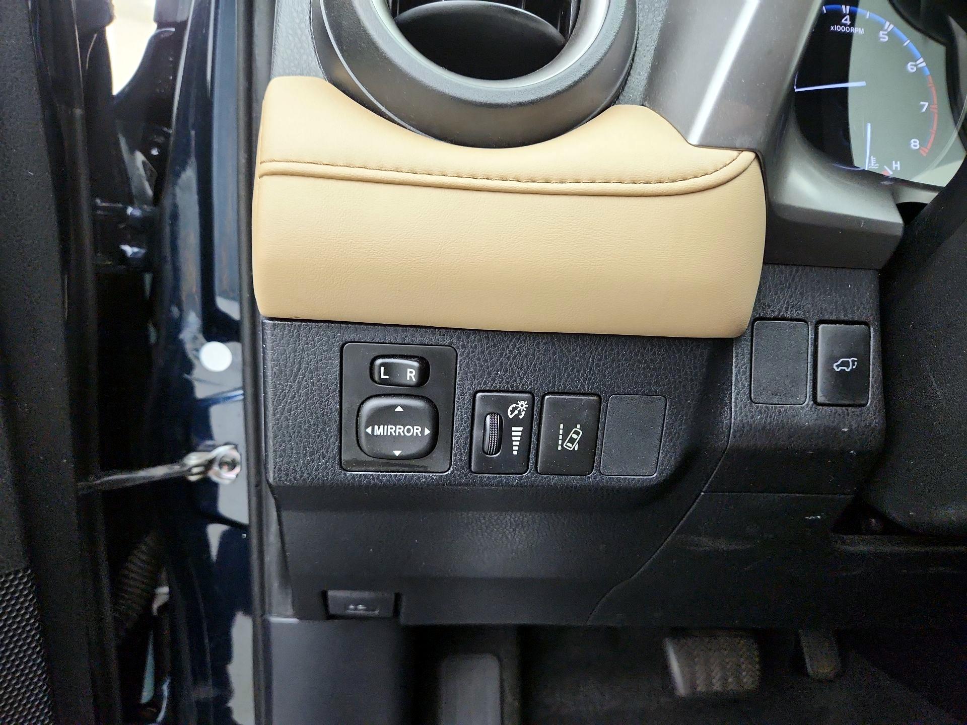 Thumbnail: 2017 Toyota RAV4 - 13