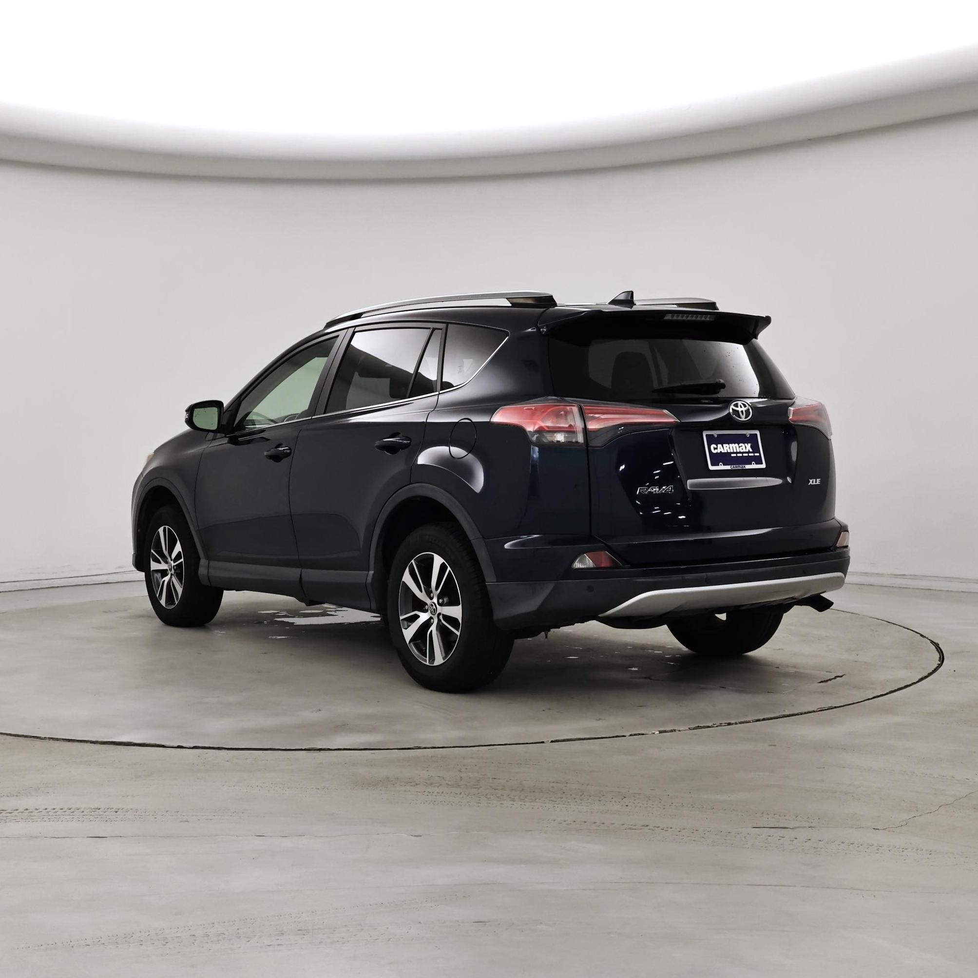 Thumbnail: 2017 Toyota RAV4 - 2
