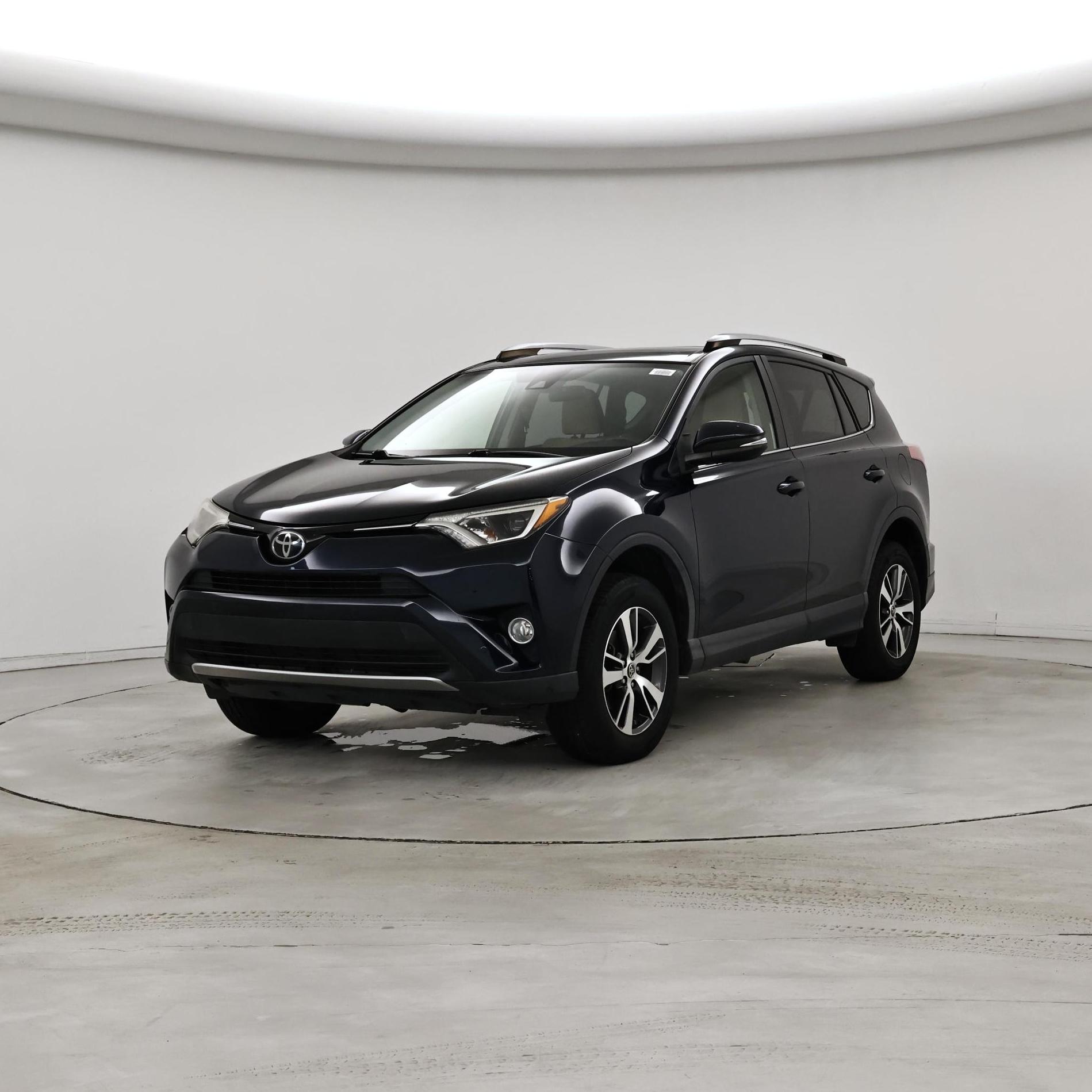 Thumbnail: 2017 Toyota RAV4 - 4