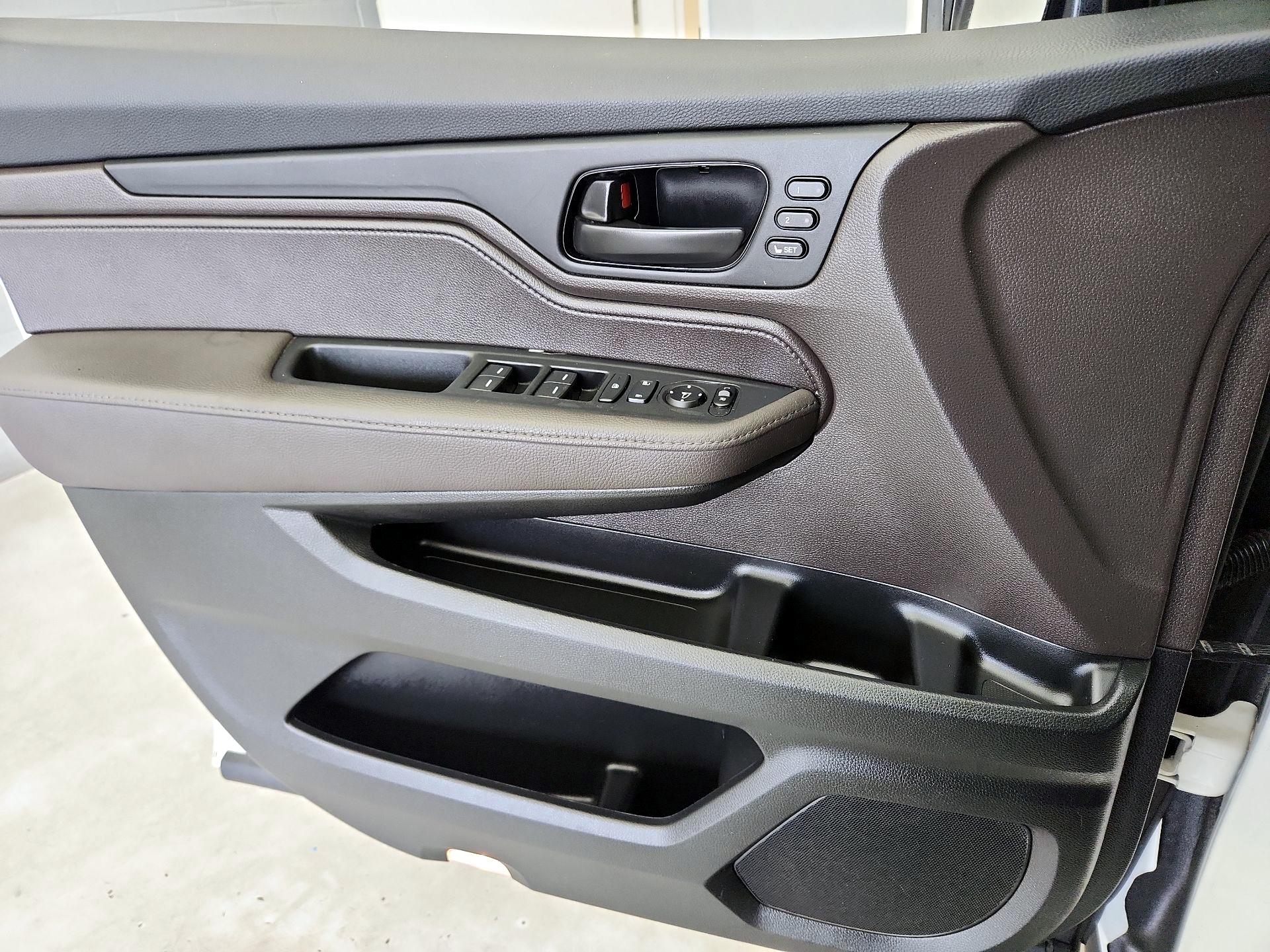 Thumbnail: 2019 Honda Odyssey - 12