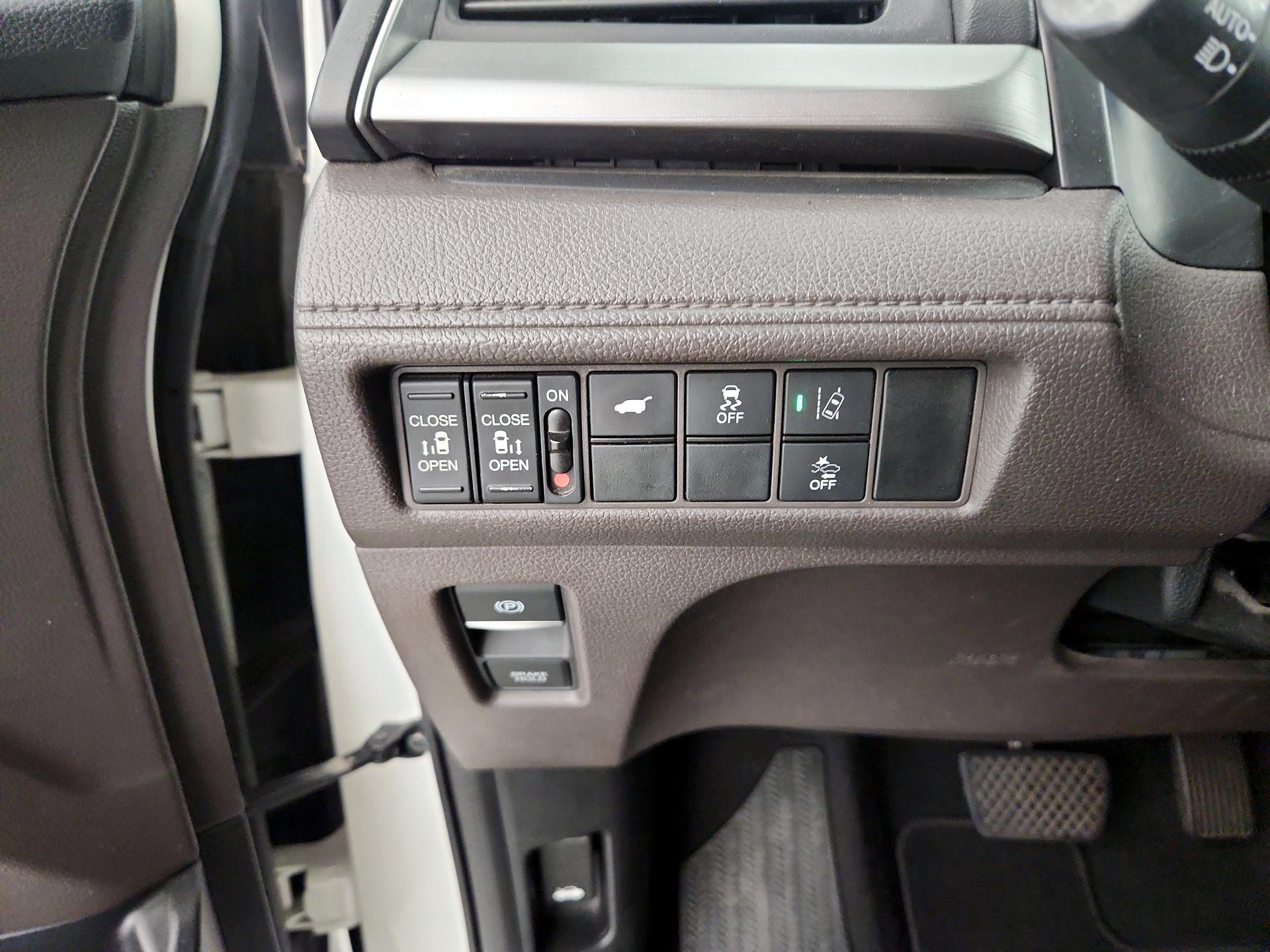 Thumbnail: 2019 Honda Odyssey - 13