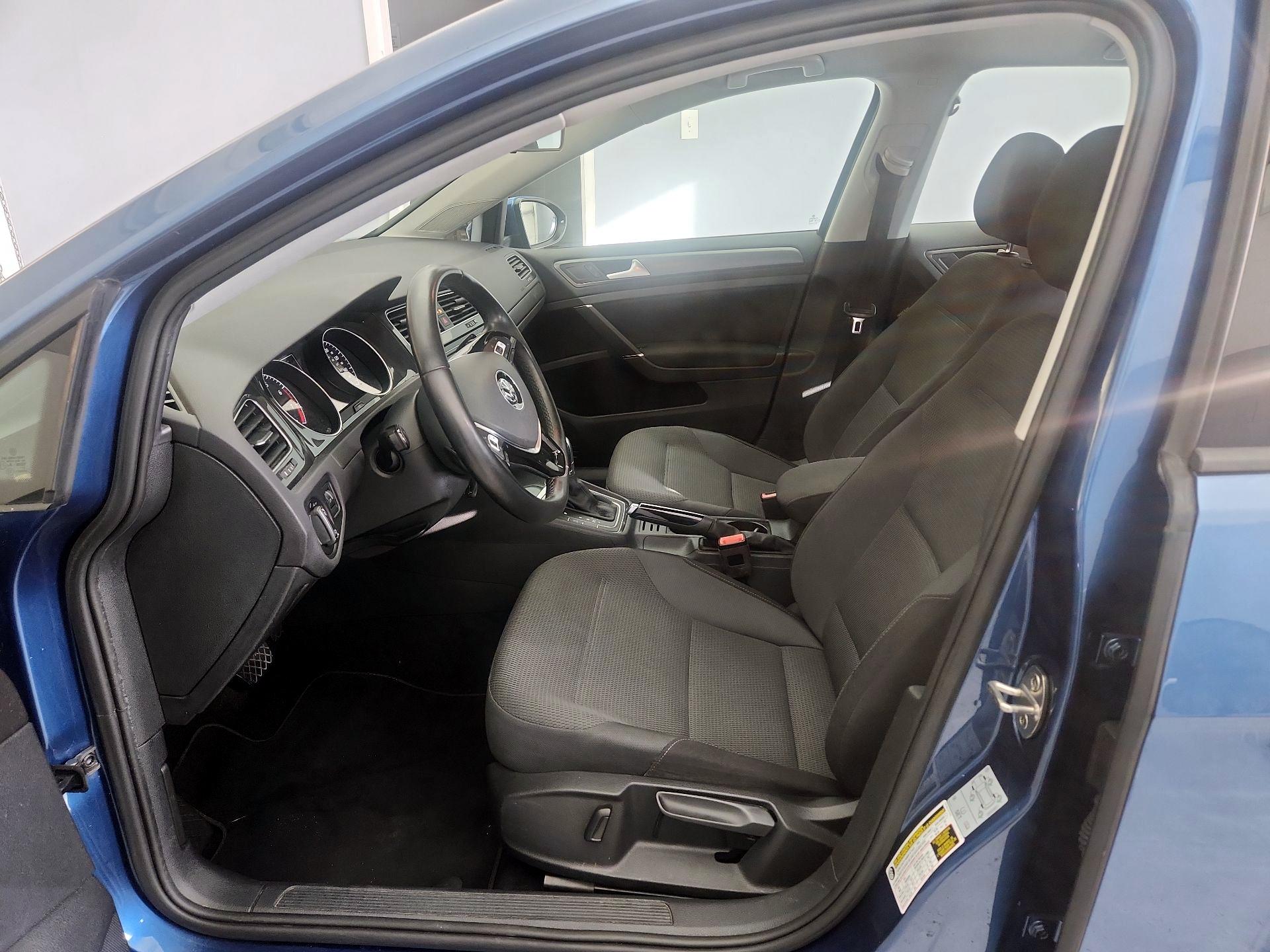 Thumbnail: 2019 Volkswagen Golf - 11