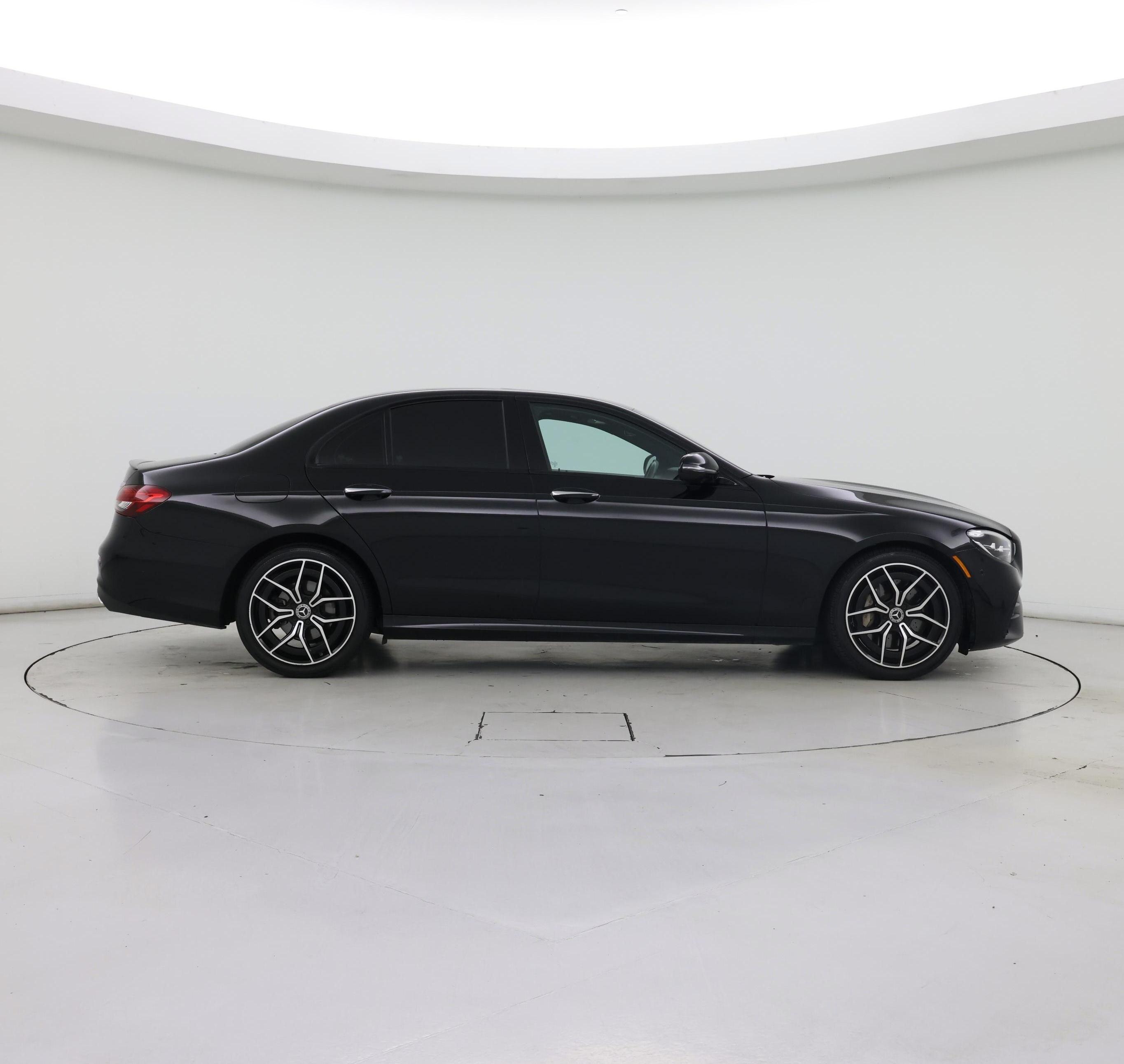 Thumbnail: 2022 Mercedes-Benz E-Class - 7