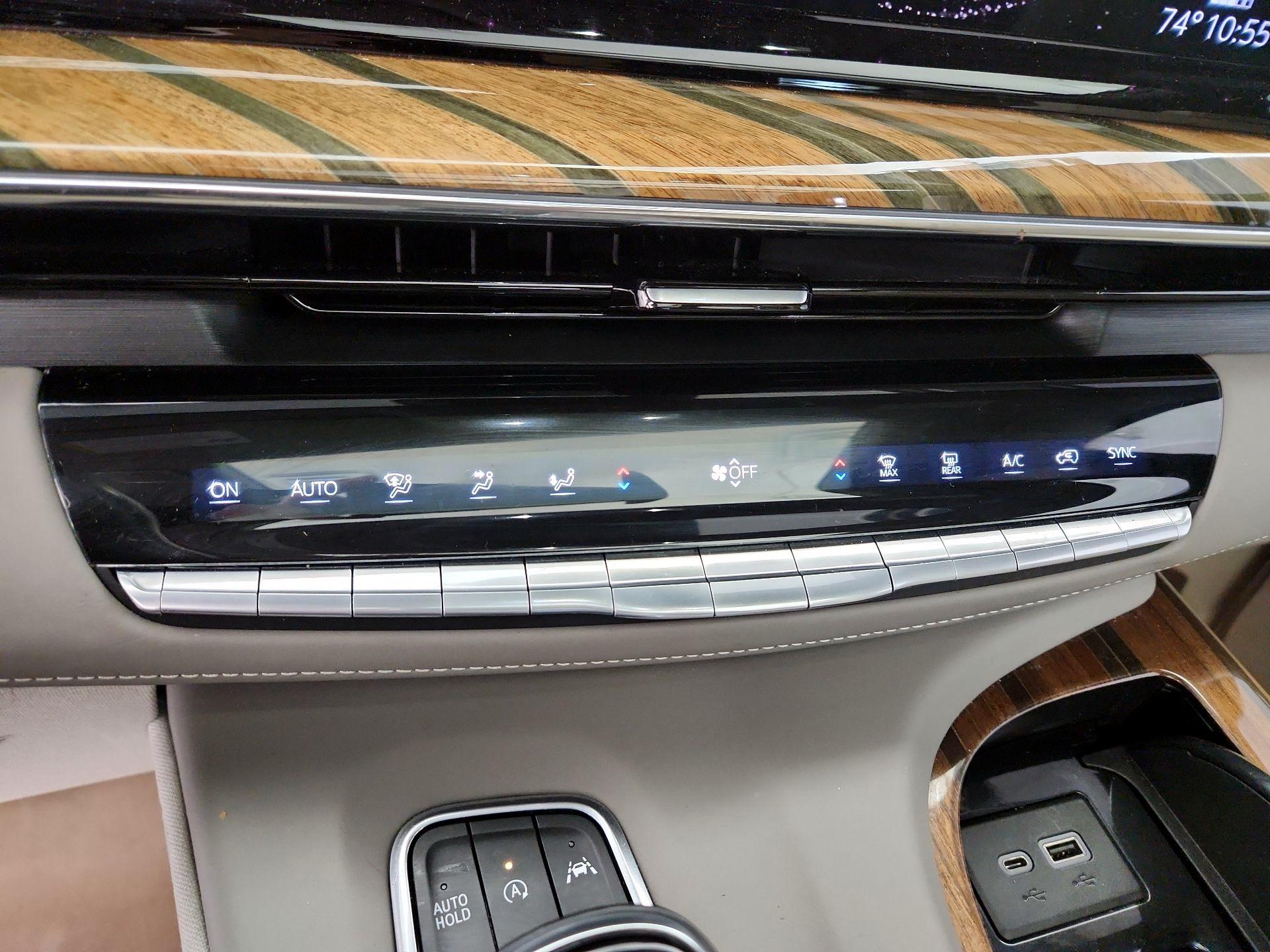 Thumbnail: 2021 Cadillac Escalade - 17