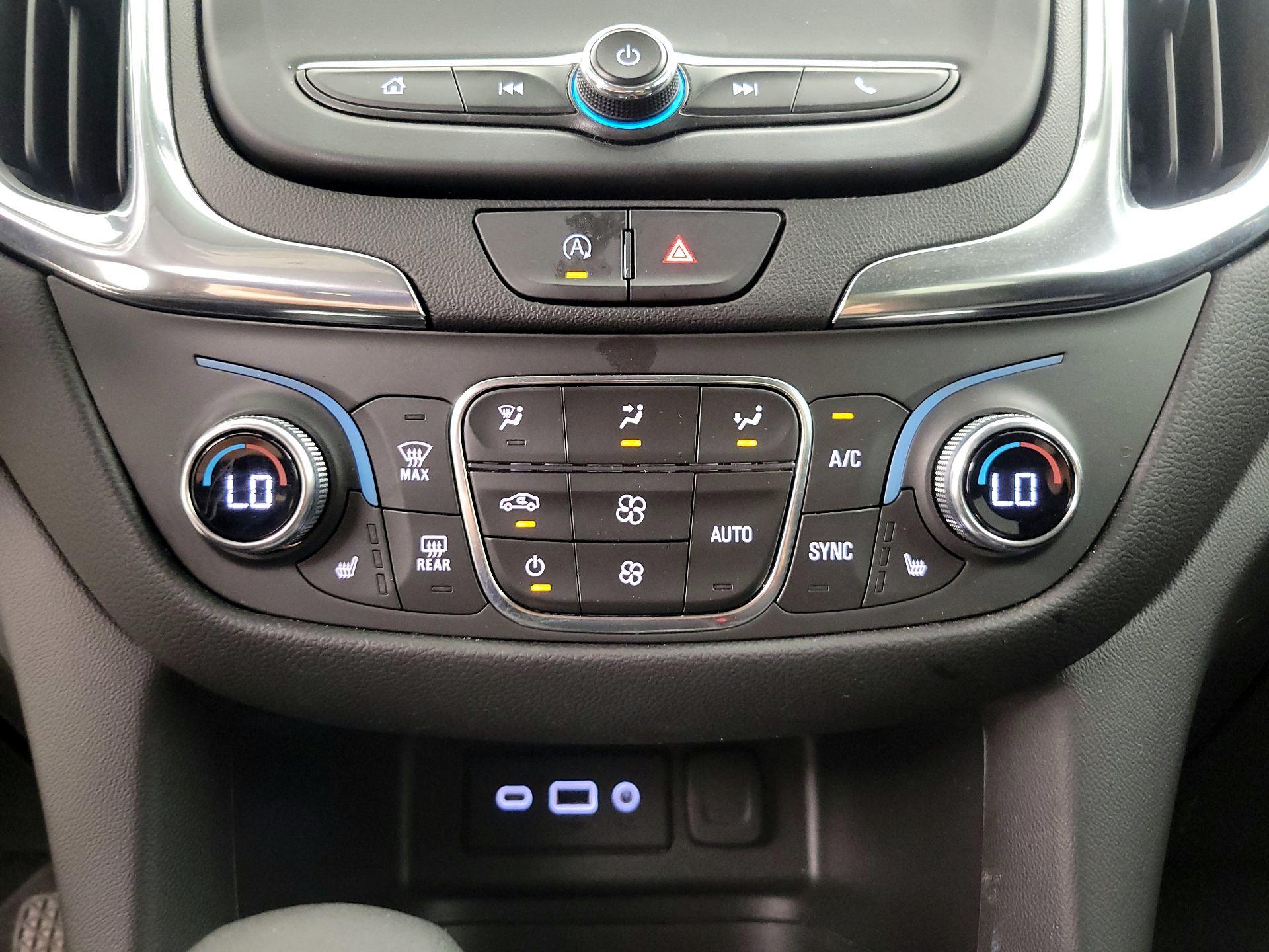 Thumbnail: 2022 Chevrolet Equinox - 16