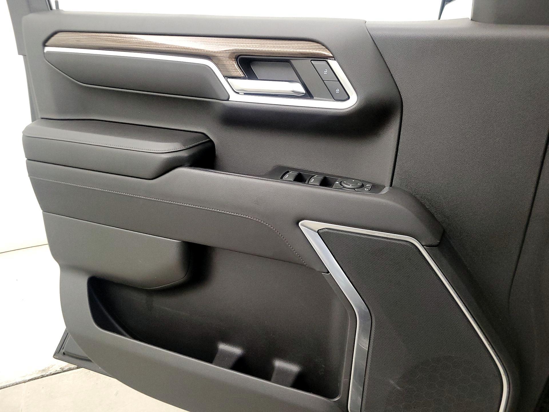 Thumbnail: 2022 Chevrolet Silverado 1500 - 12