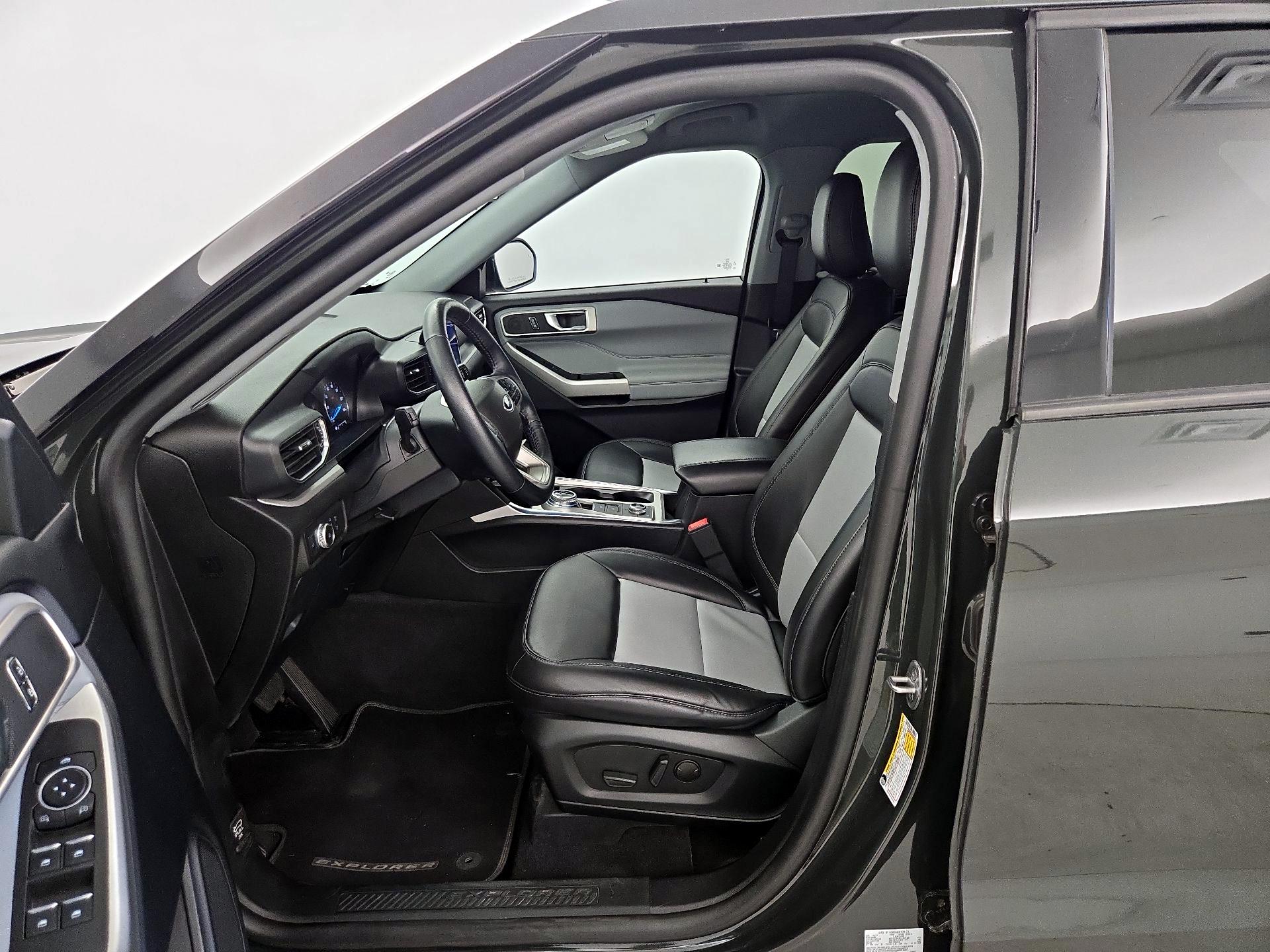 Thumbnail: 2022 Ford Explorer - 11