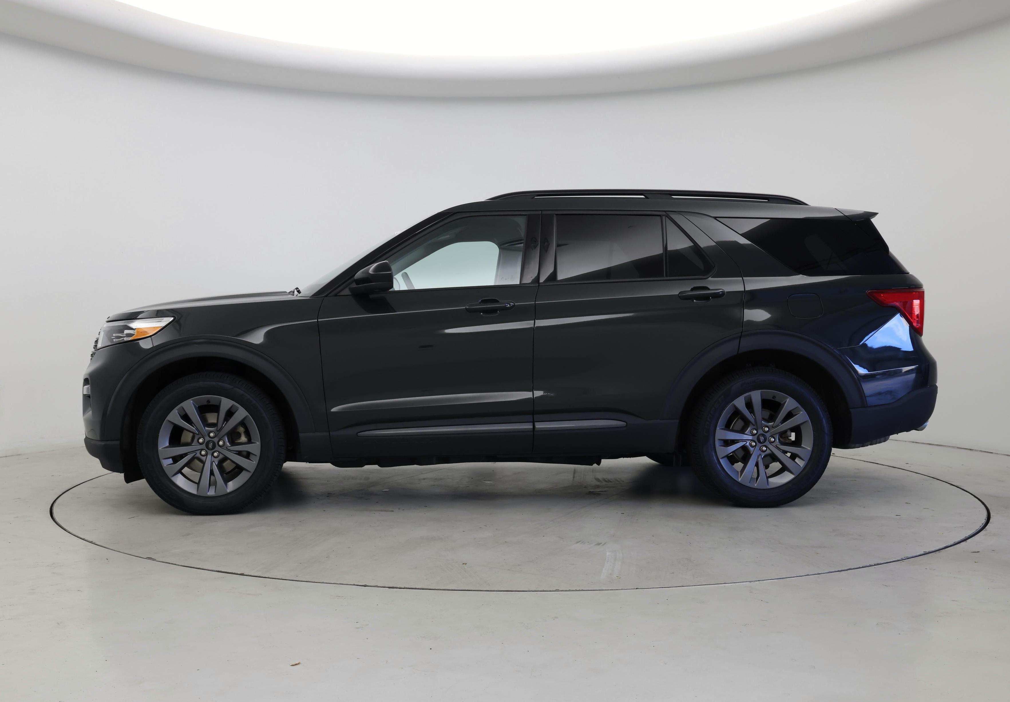 Thumbnail: 2022 Ford Explorer - 3