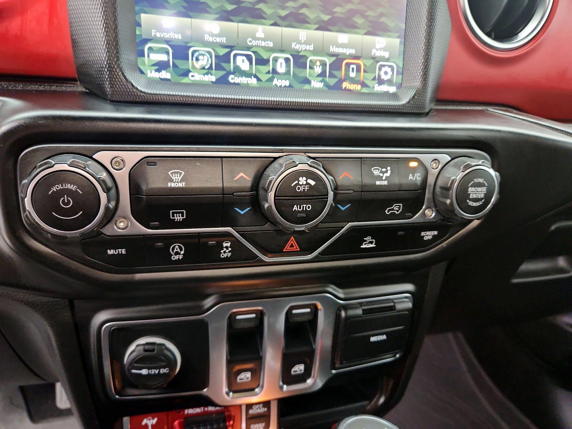 Thumbnail: 2022 Jeep Wrangler - 17