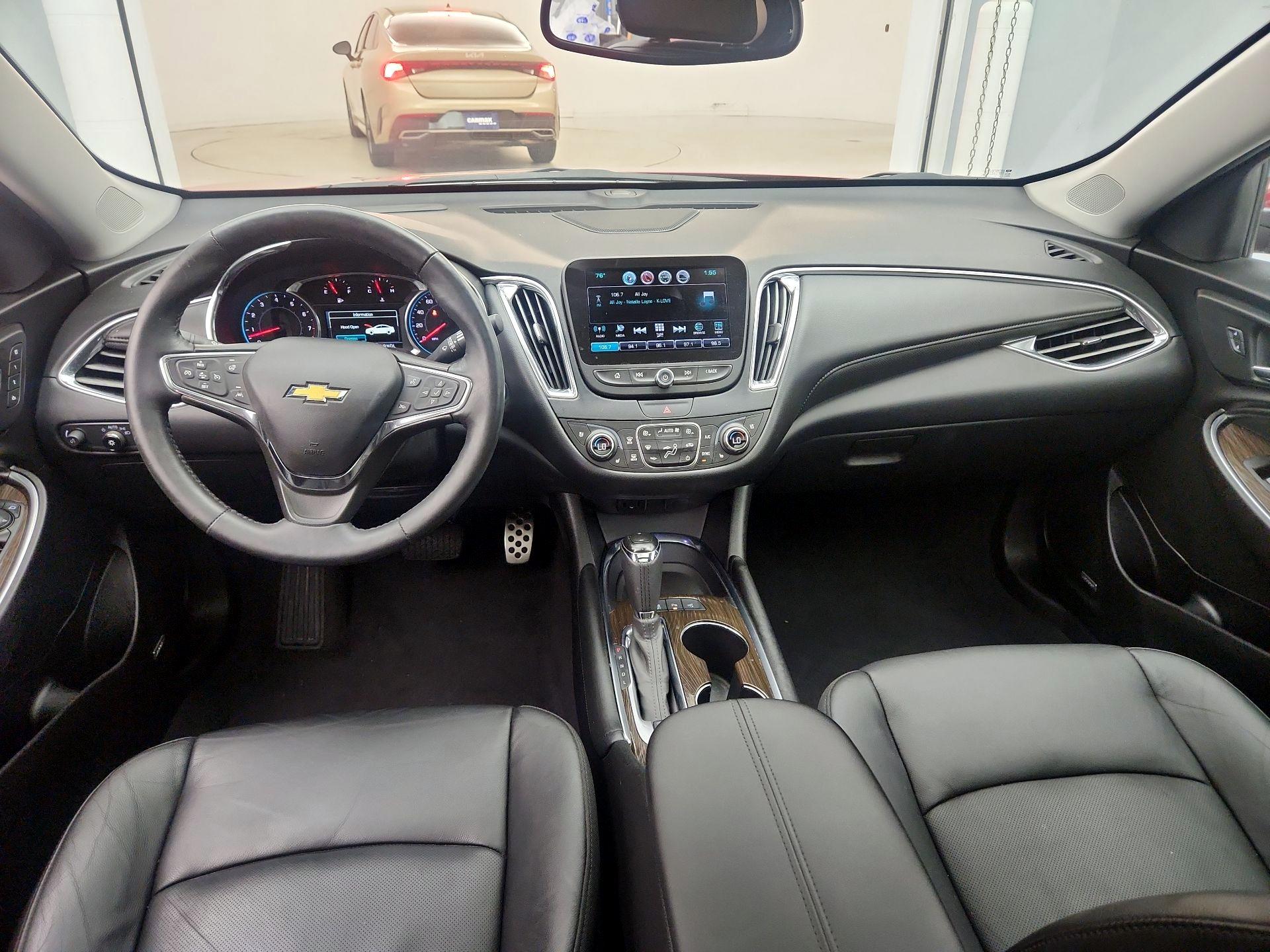 Thumbnail: 2017 Chevrolet Malibu - 9
