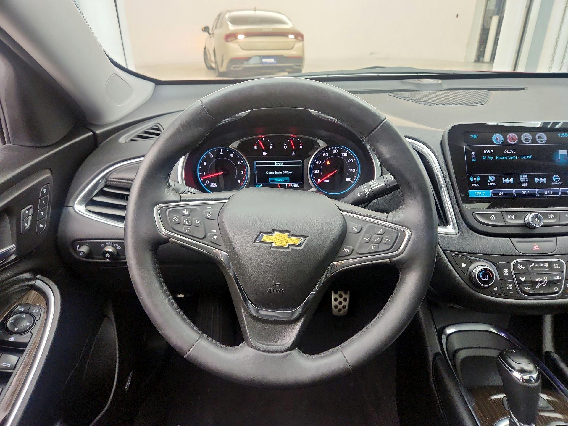 Thumbnail: 2017 Chevrolet Malibu - 10