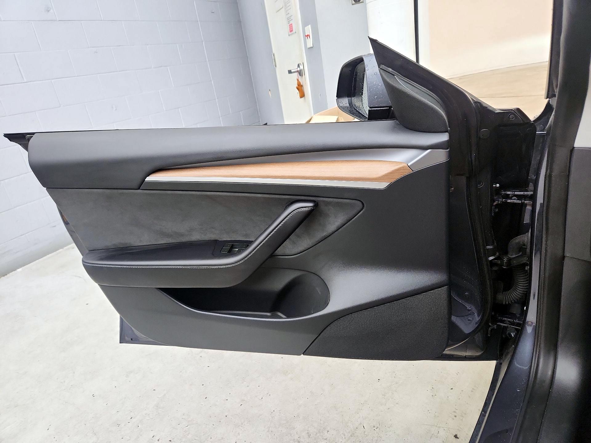 Thumbnail: 2023 Tesla Model 3 - 12