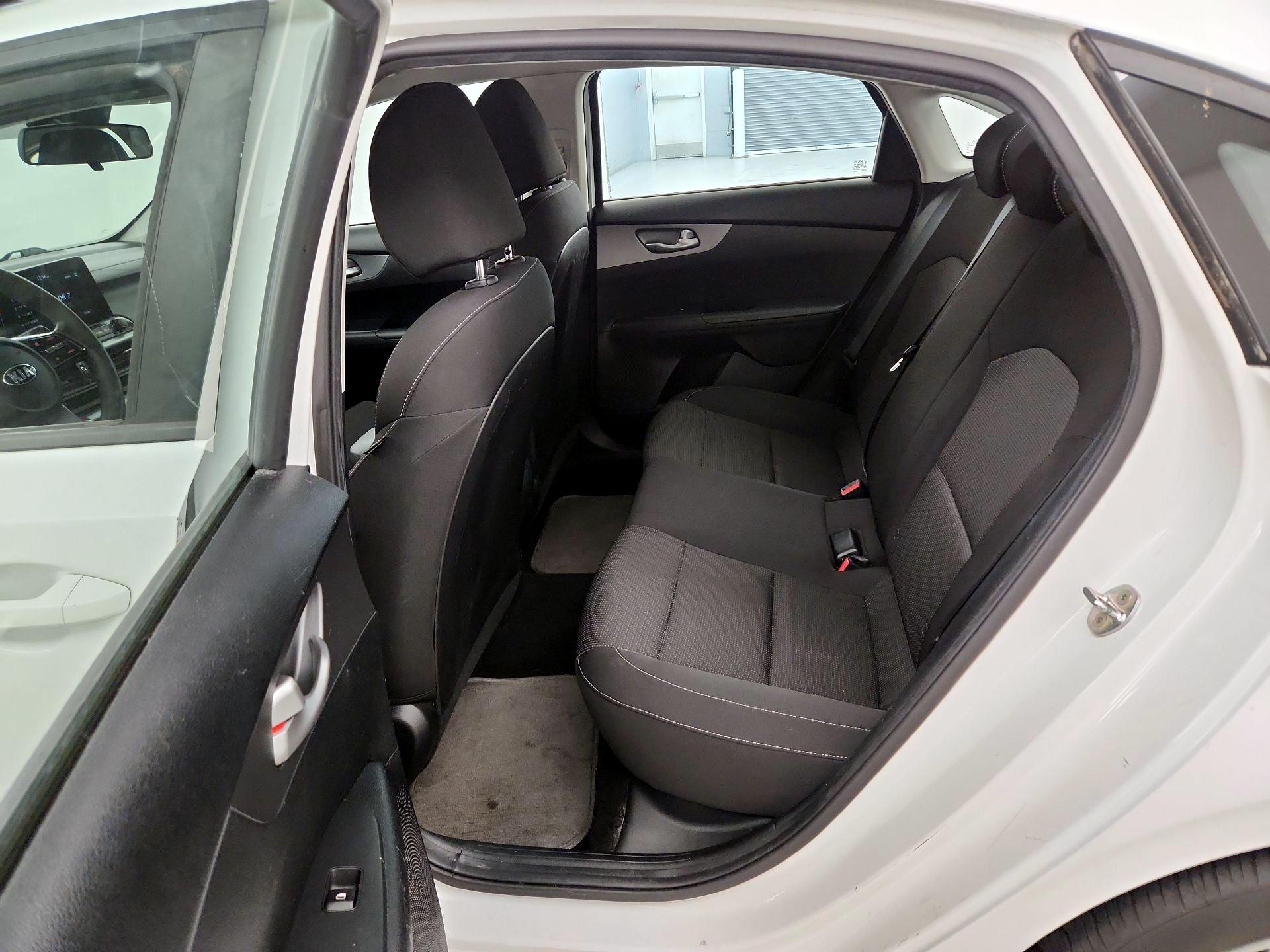 Thumbnail: 2019 Kia Forte - 17