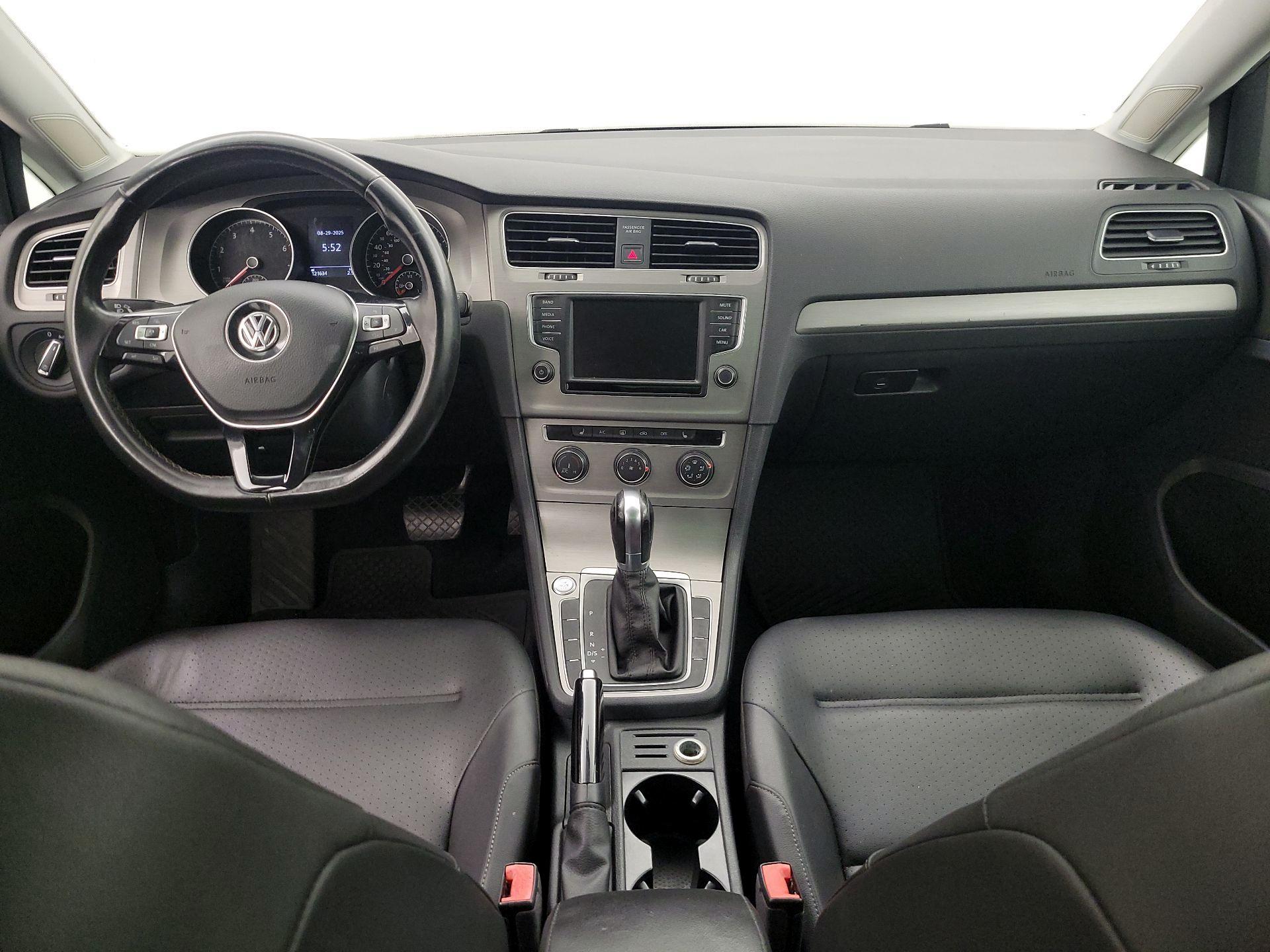 Thumbnail: 2016 Volkswagen Golf - 9
